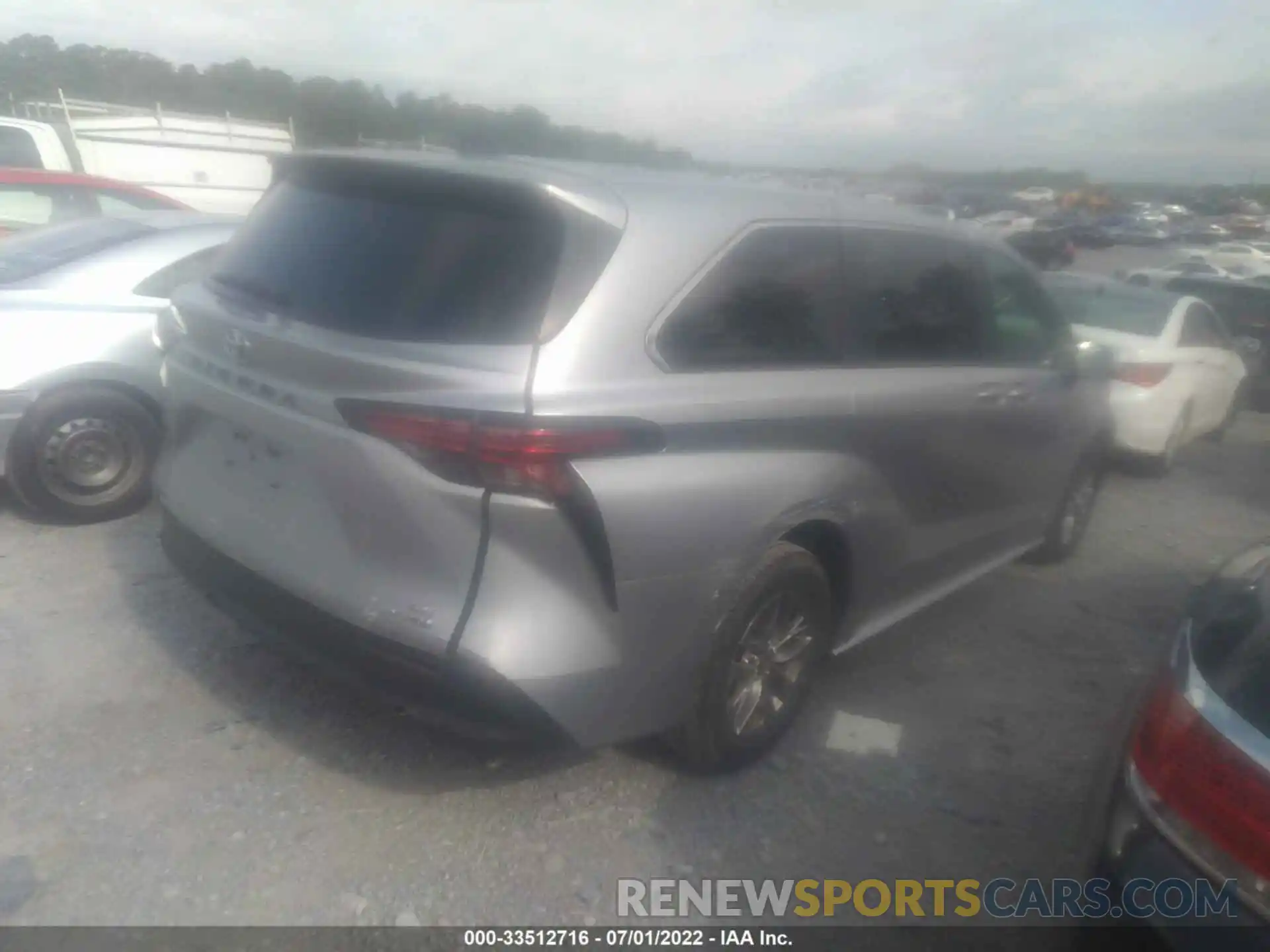 4 Photograph of a damaged car 5TDKRKEC7MS018575 TOYOTA SIENNA 2021