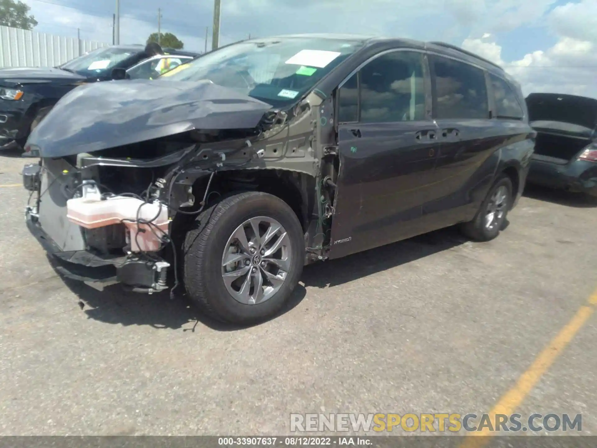 2 Photograph of a damaged car 5TDKRKEC7MS020827 TOYOTA SIENNA 2021