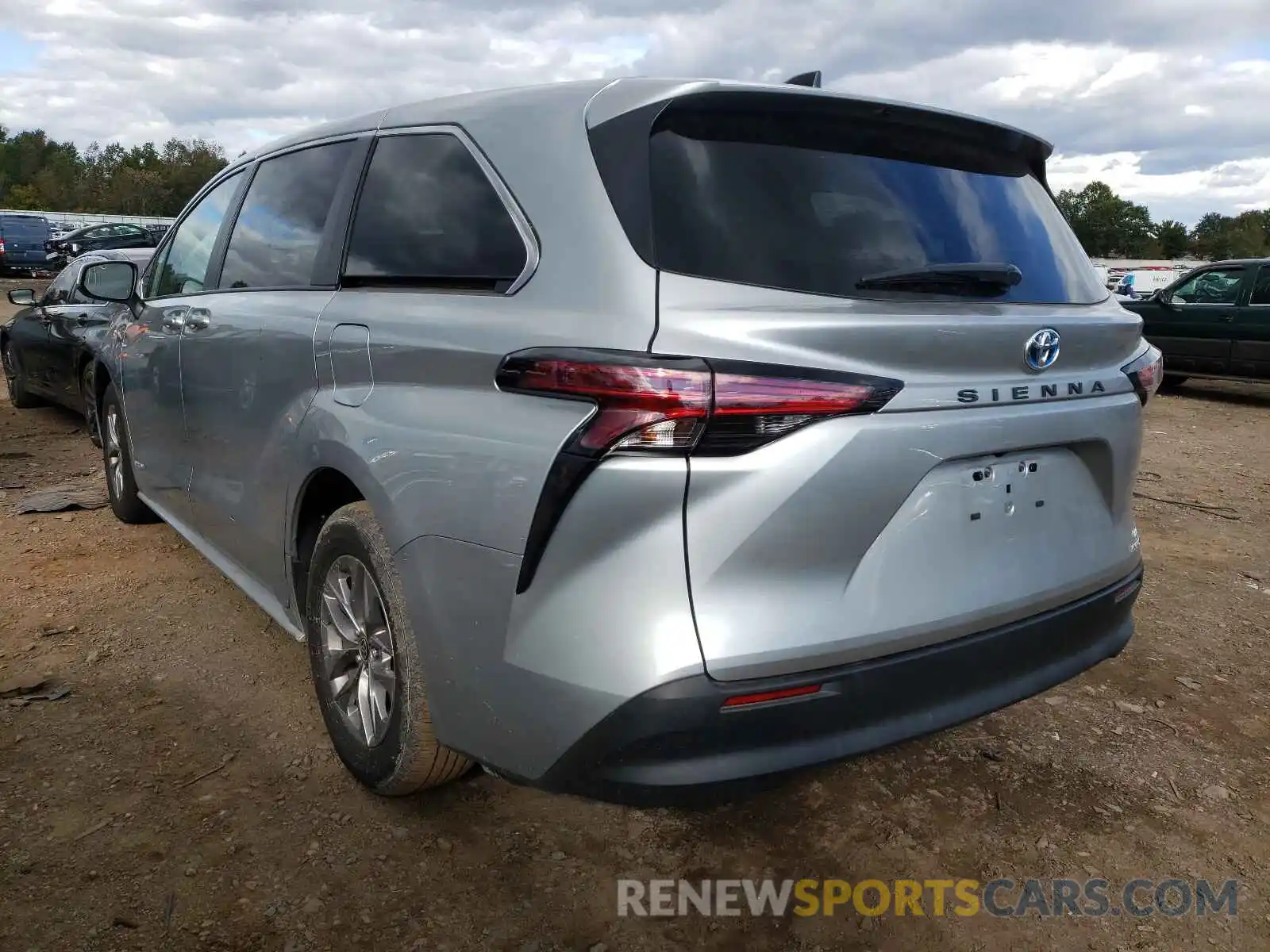 3 Photograph of a damaged car 5TDKRKEC7MS023906 TOYOTA SIENNA 2021