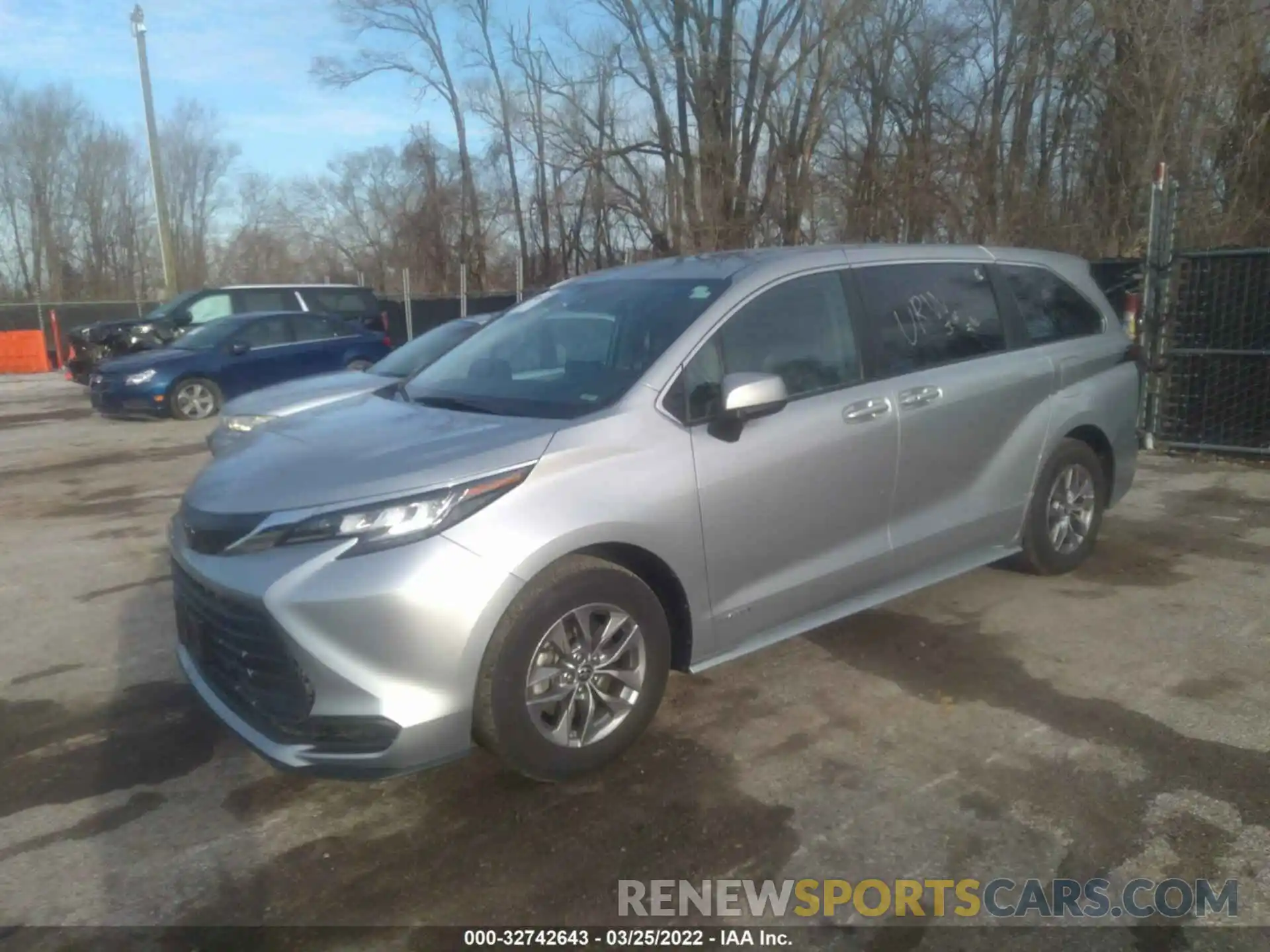 2 Photograph of a damaged car 5TDKRKEC7MS029253 TOYOTA SIENNA 2021