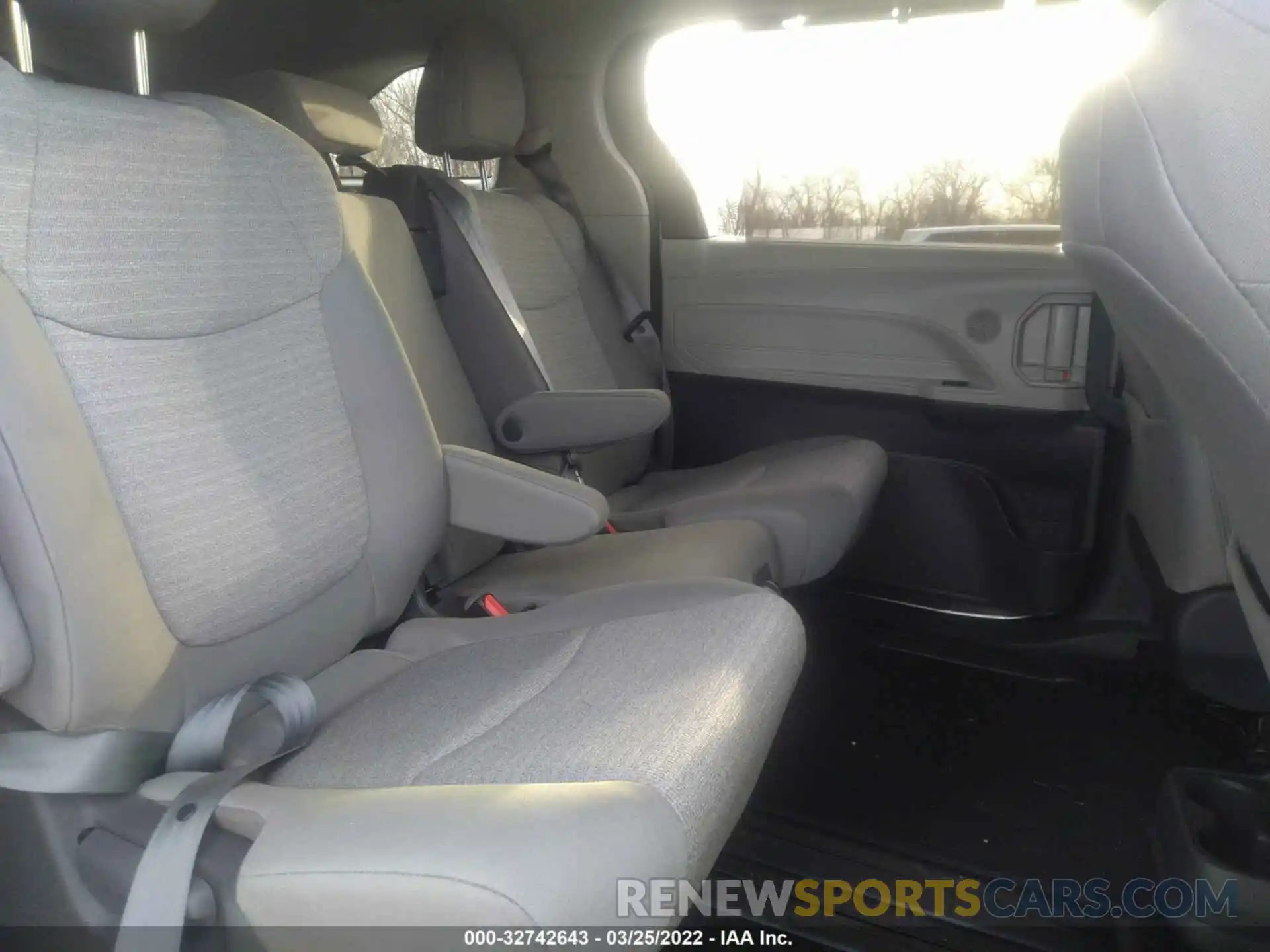 8 Фотография поврежденного автомобиля 5TDKRKEC7MS029253 TOYOTA SIENNA 2021