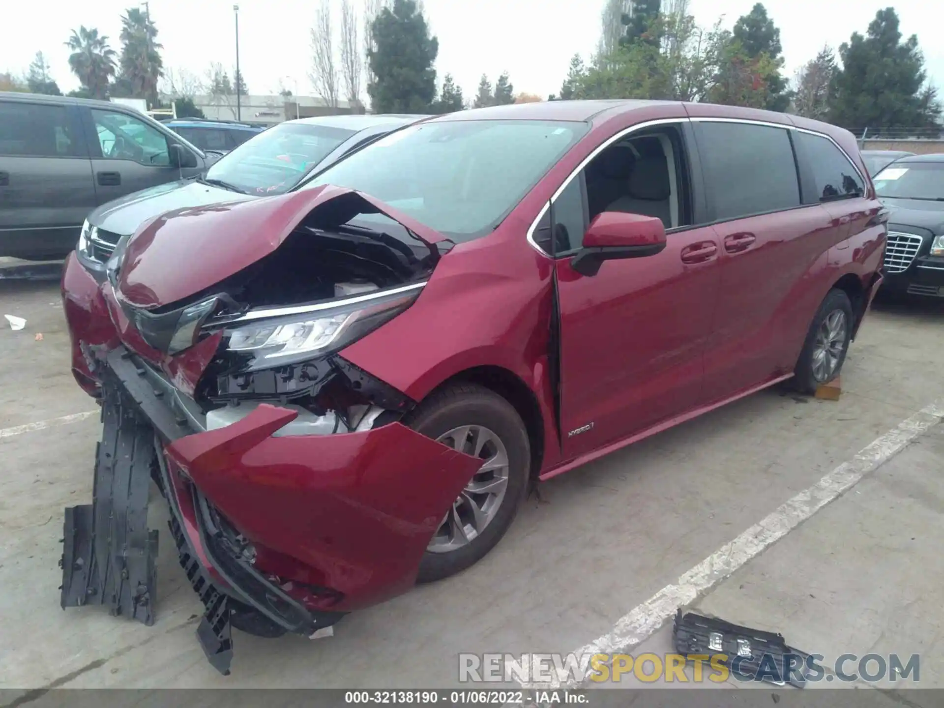 2 Фотография поврежденного автомобиля 5TDKRKEC7MS030578 TOYOTA SIENNA 2021