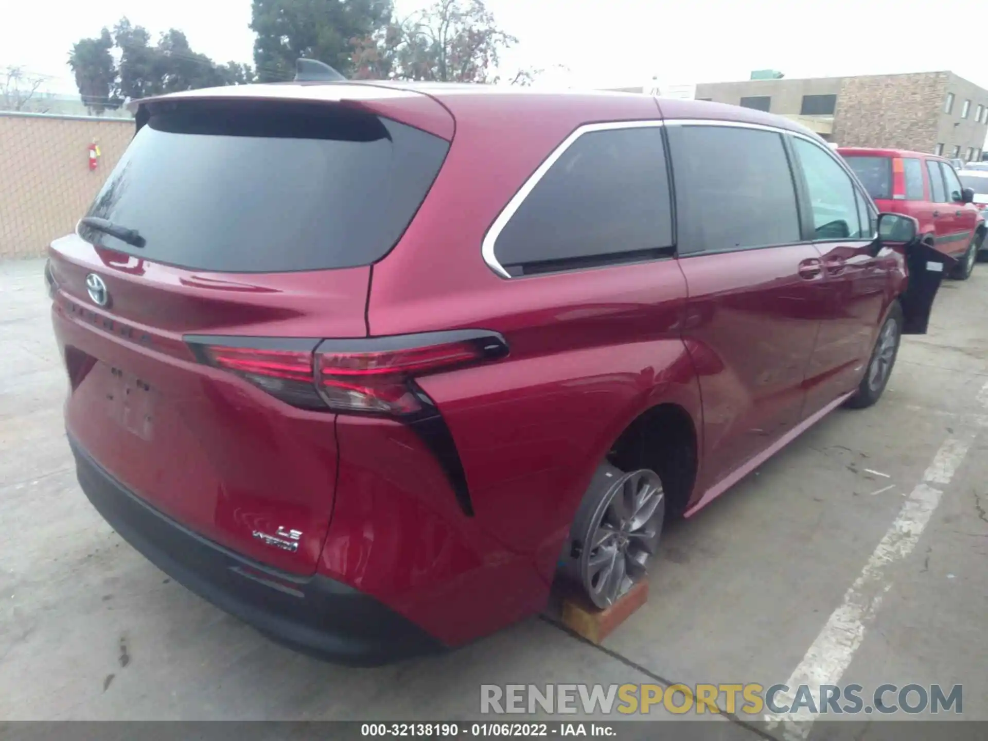 4 Фотография поврежденного автомобиля 5TDKRKEC7MS030578 TOYOTA SIENNA 2021