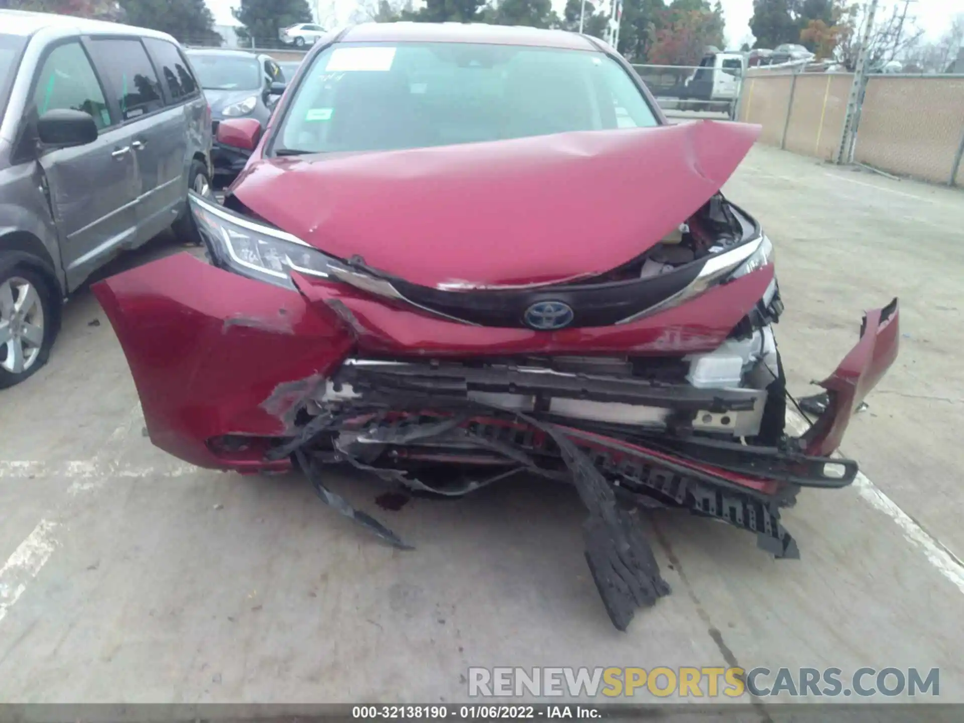 6 Photograph of a damaged car 5TDKRKEC7MS030578 TOYOTA SIENNA 2021