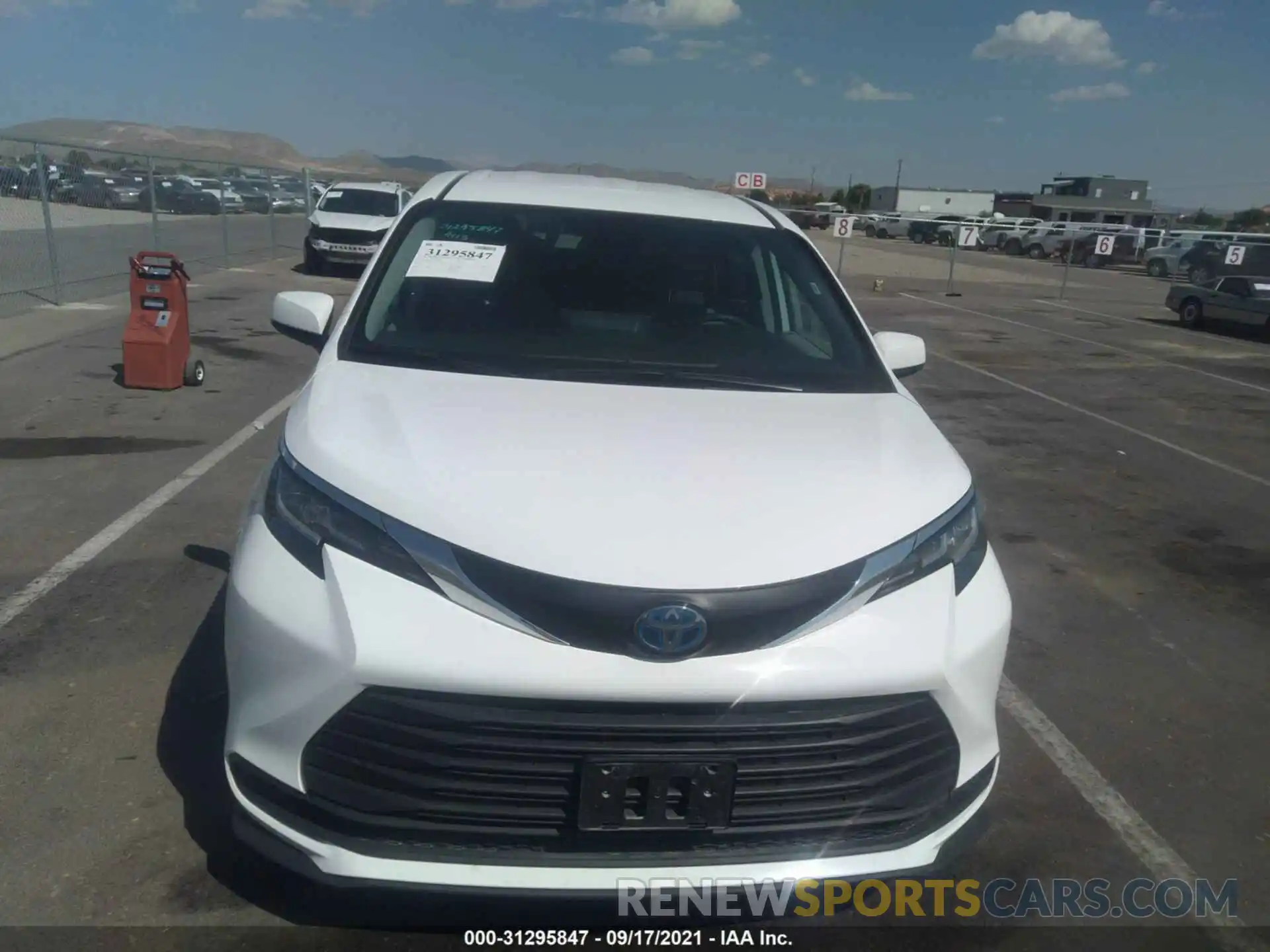 6 Photograph of a damaged car 5TDKRKEC7MS035201 TOYOTA SIENNA 2021