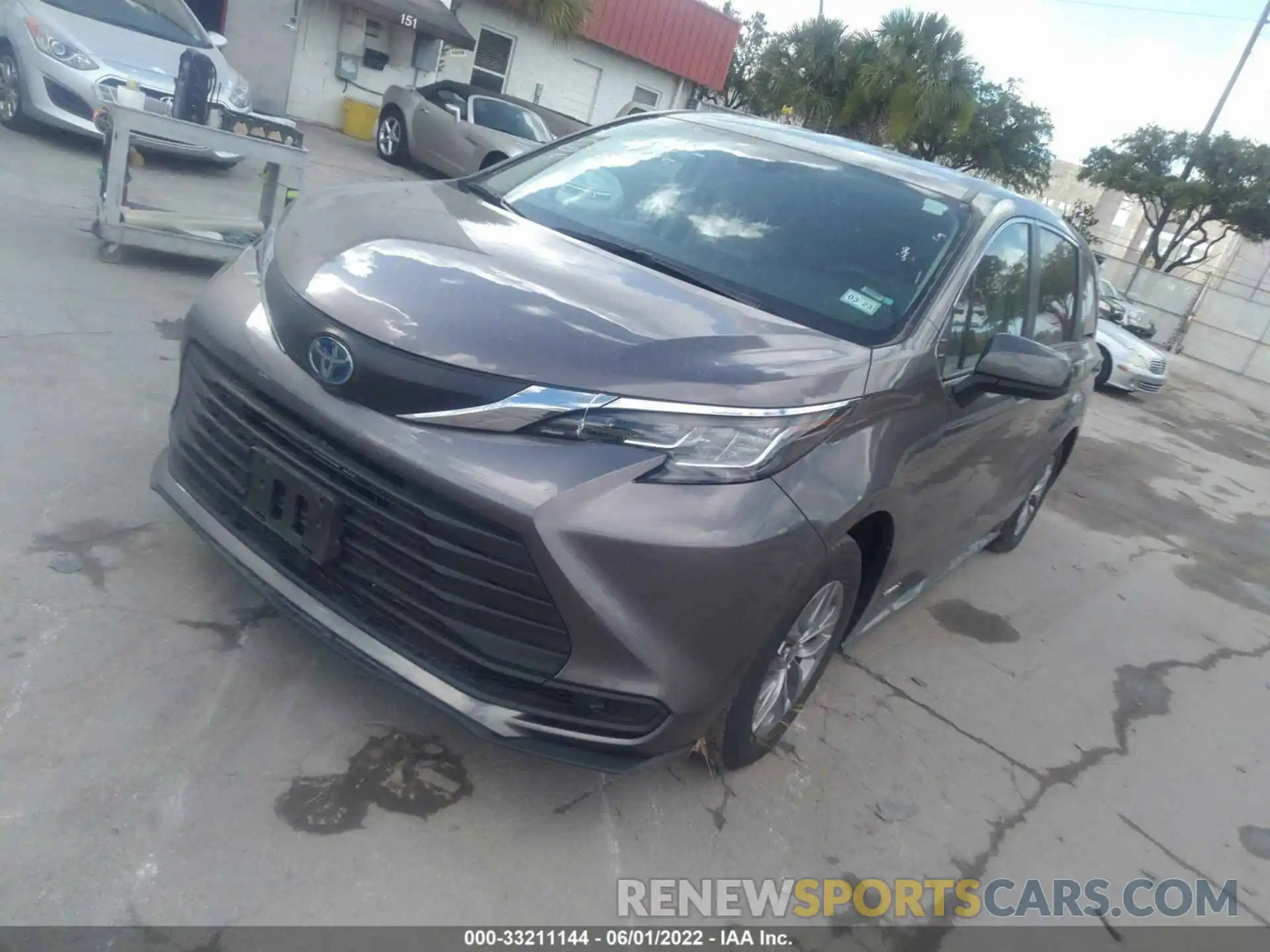 2 Photograph of a damaged car 5TDKRKEC7MS035845 TOYOTA SIENNA 2021