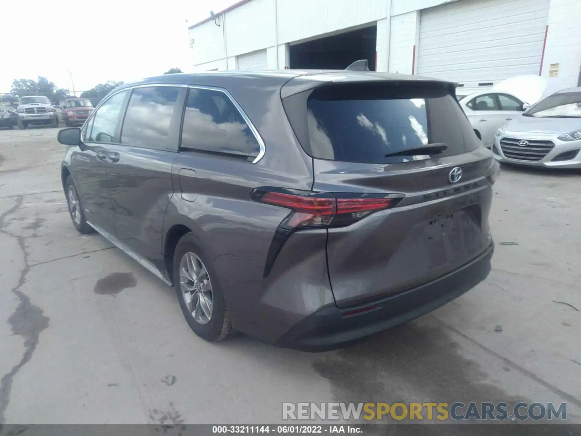 3 Фотография поврежденного автомобиля 5TDKRKEC7MS035845 TOYOTA SIENNA 2021