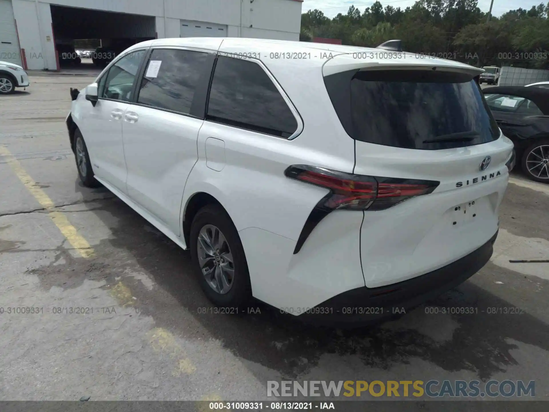 3 Photograph of a damaged car 5TDKRKEC7MS035960 TOYOTA SIENNA 2021