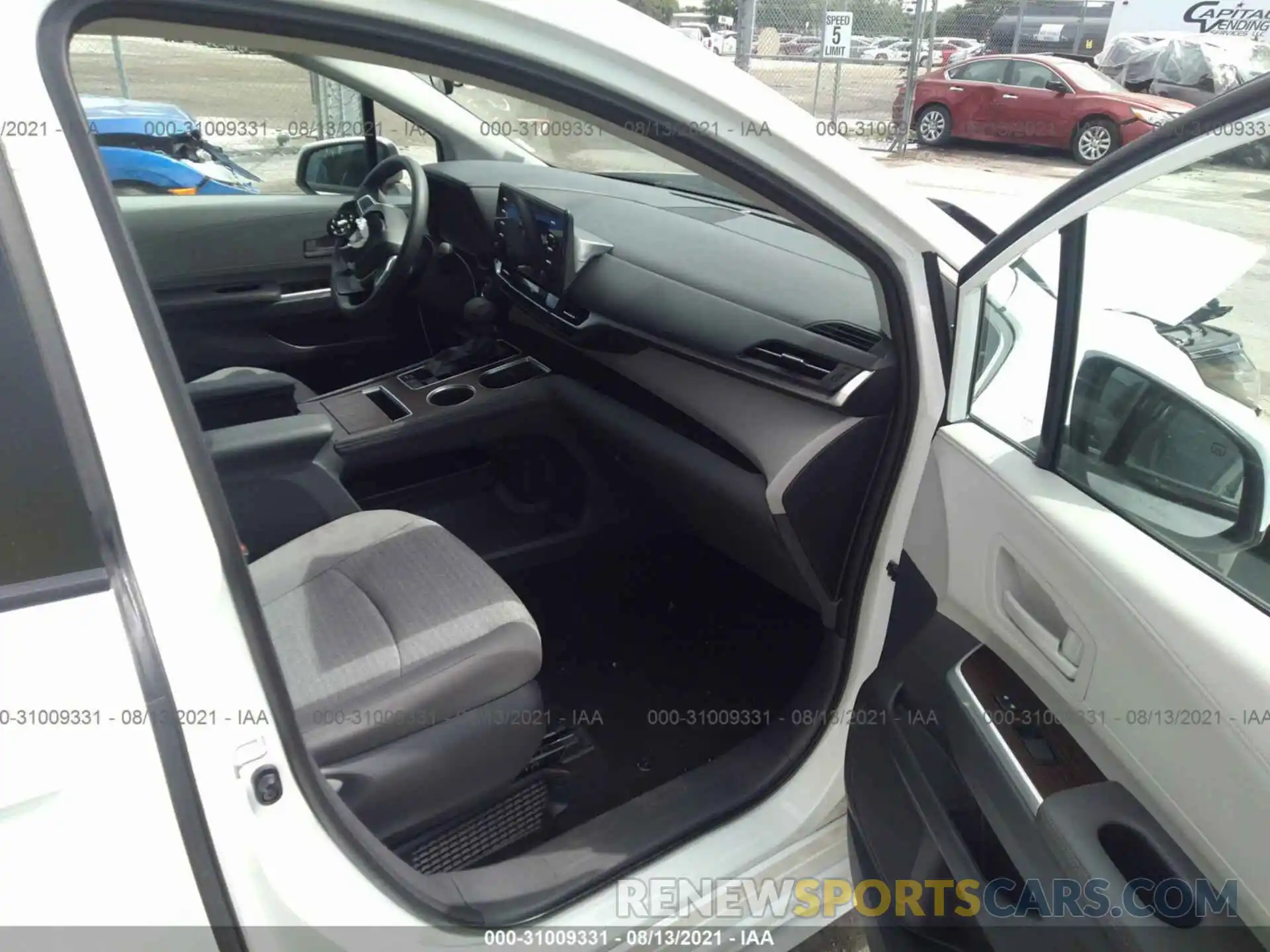 5 Photograph of a damaged car 5TDKRKEC7MS035960 TOYOTA SIENNA 2021