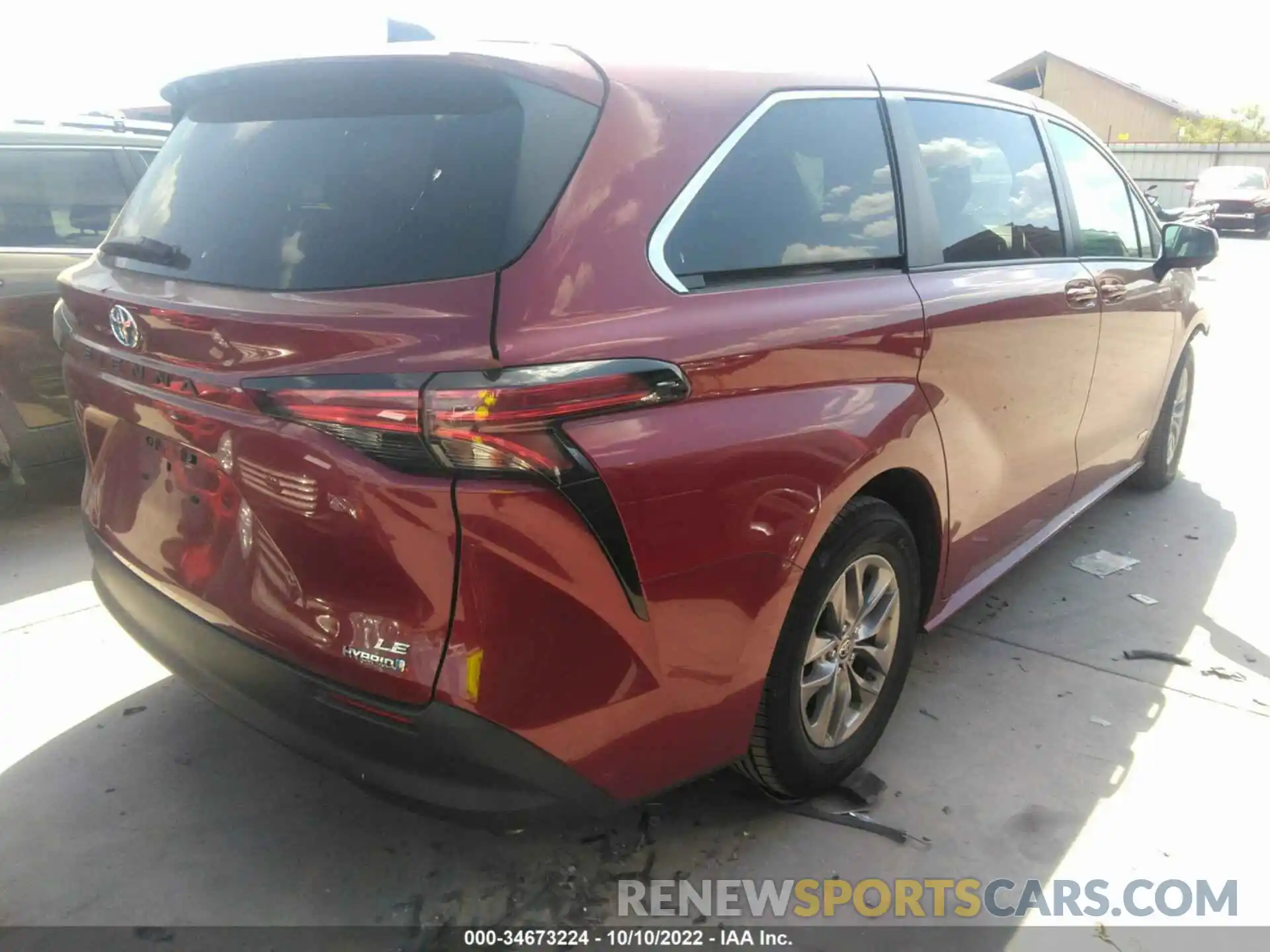 4 Photograph of a damaged car 5TDKRKEC7MS044903 TOYOTA SIENNA 2021