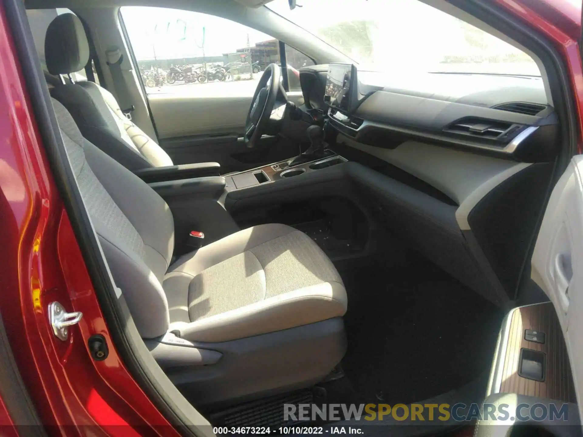 5 Photograph of a damaged car 5TDKRKEC7MS044903 TOYOTA SIENNA 2021