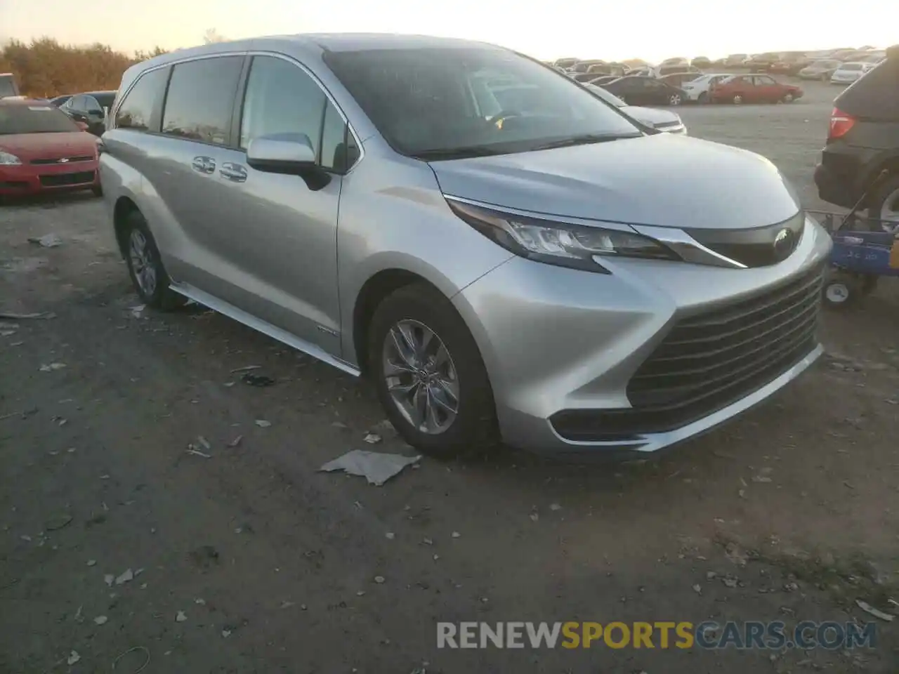 1 Photograph of a damaged car 5TDKRKEC7MS046778 TOYOTA SIENNA 2021