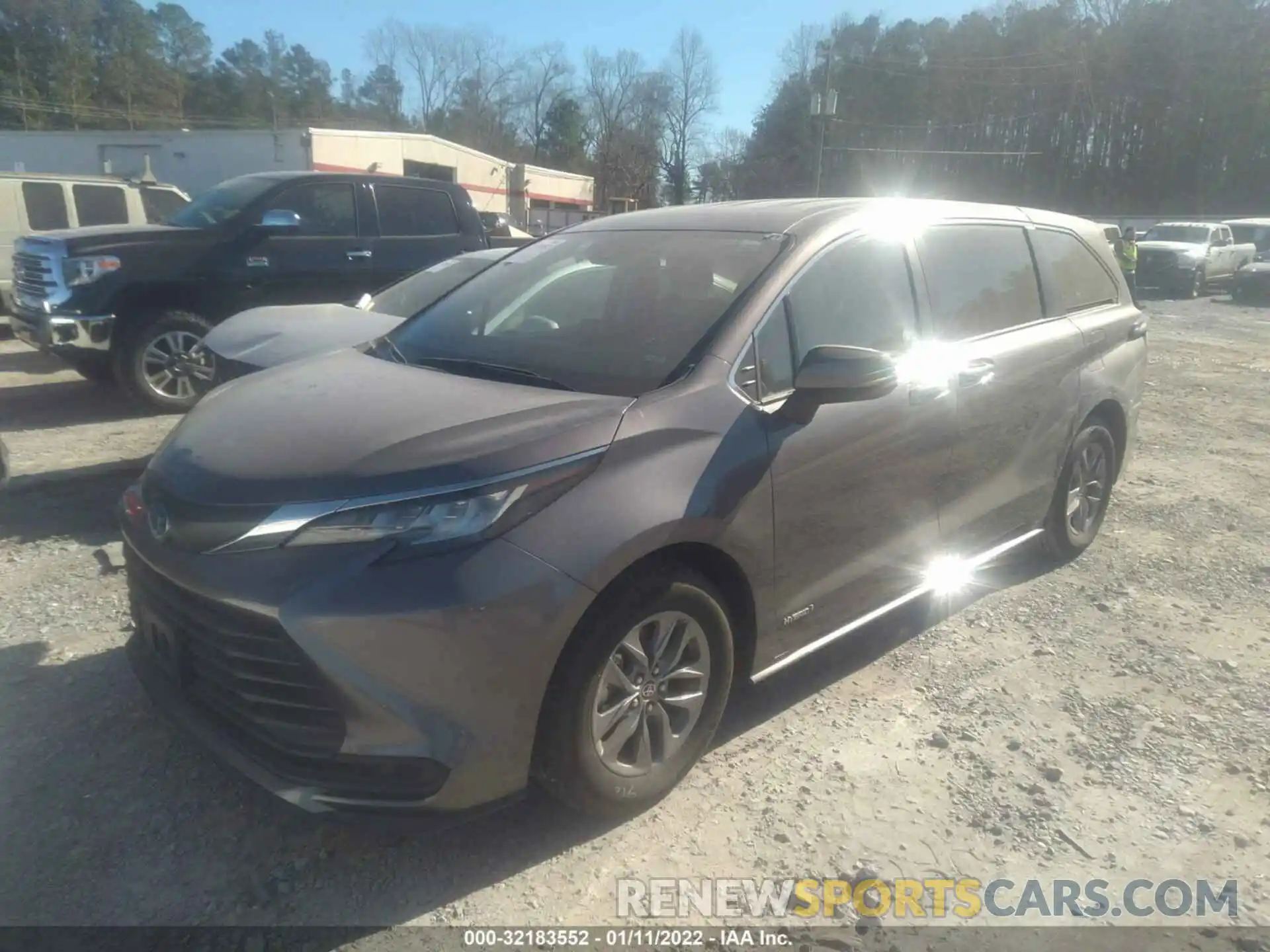 2 Photograph of a damaged car 5TDKRKEC7MS047672 TOYOTA SIENNA 2021