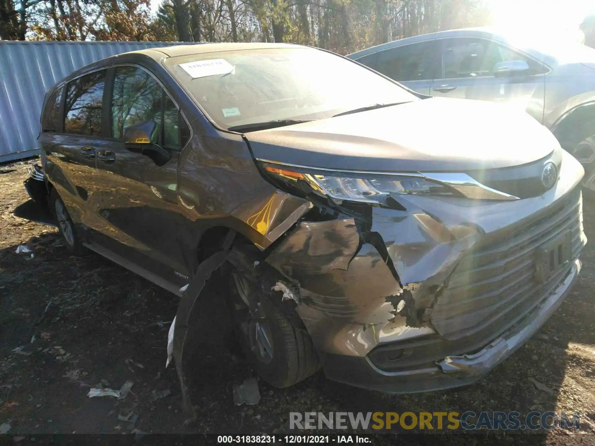 1 Photograph of a damaged car 5TDKRKEC8MS008475 TOYOTA SIENNA 2021