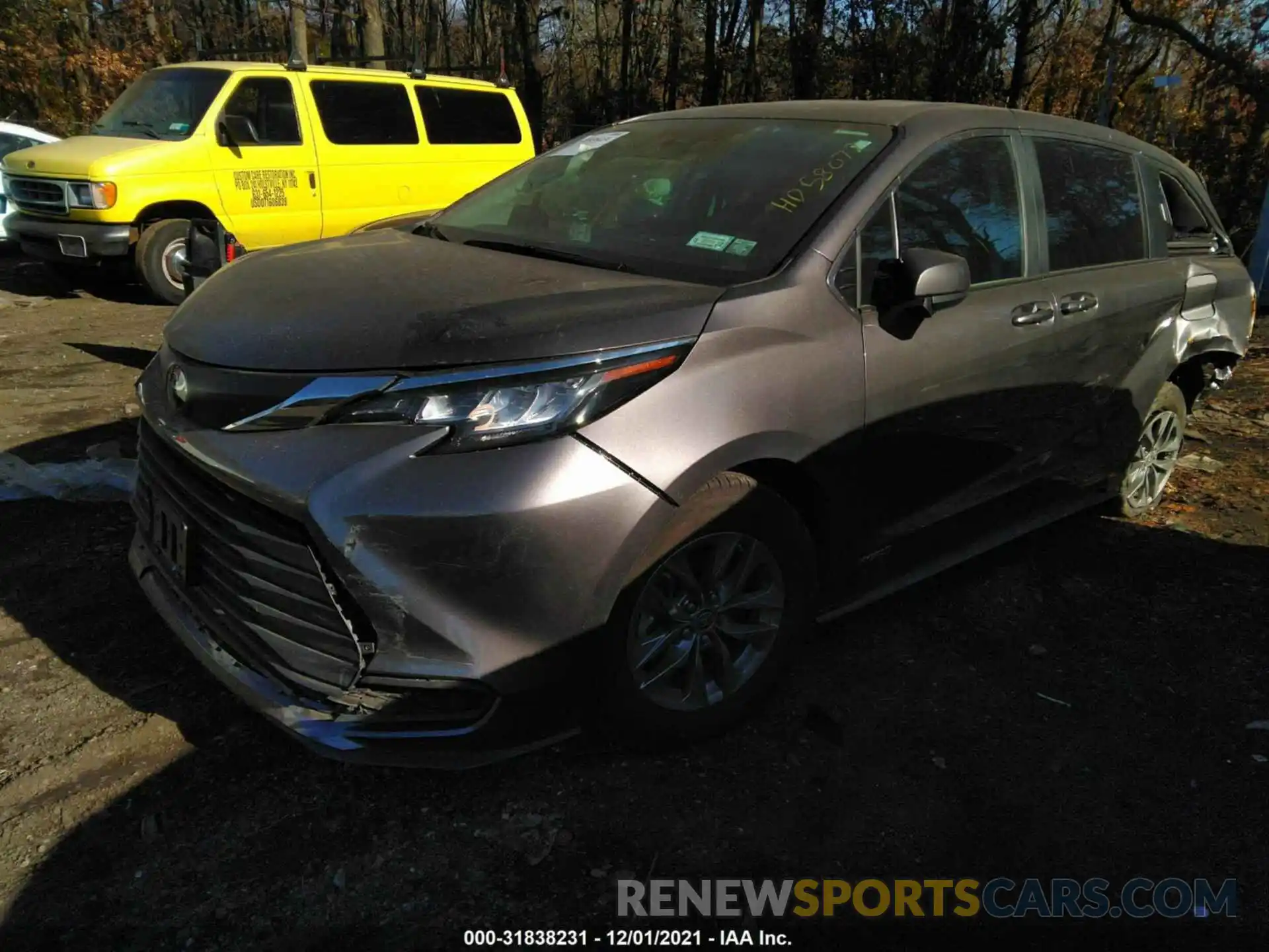 2 Photograph of a damaged car 5TDKRKEC8MS008475 TOYOTA SIENNA 2021