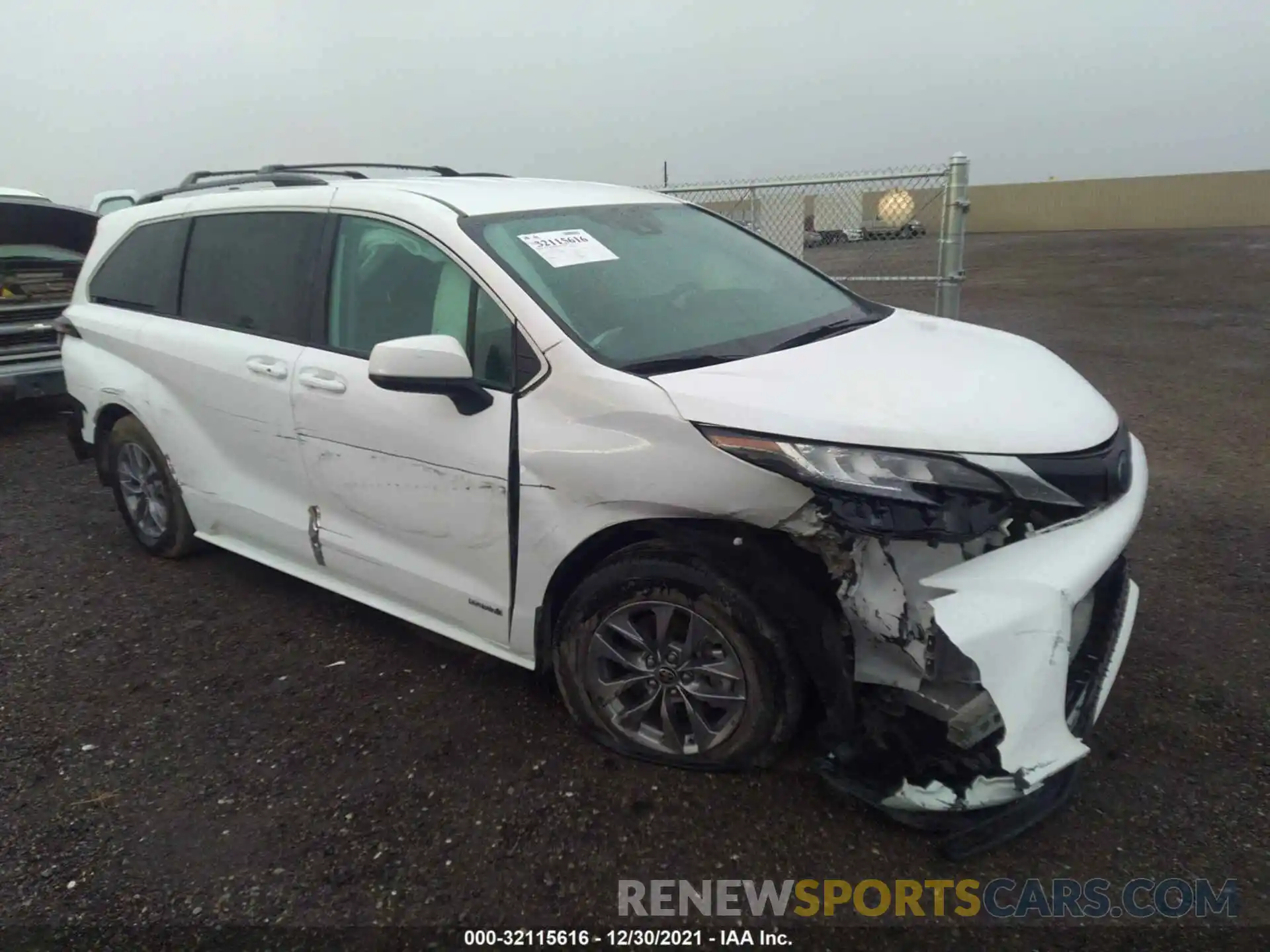 1 Photograph of a damaged car 5TDKRKEC8MS008685 TOYOTA SIENNA 2021