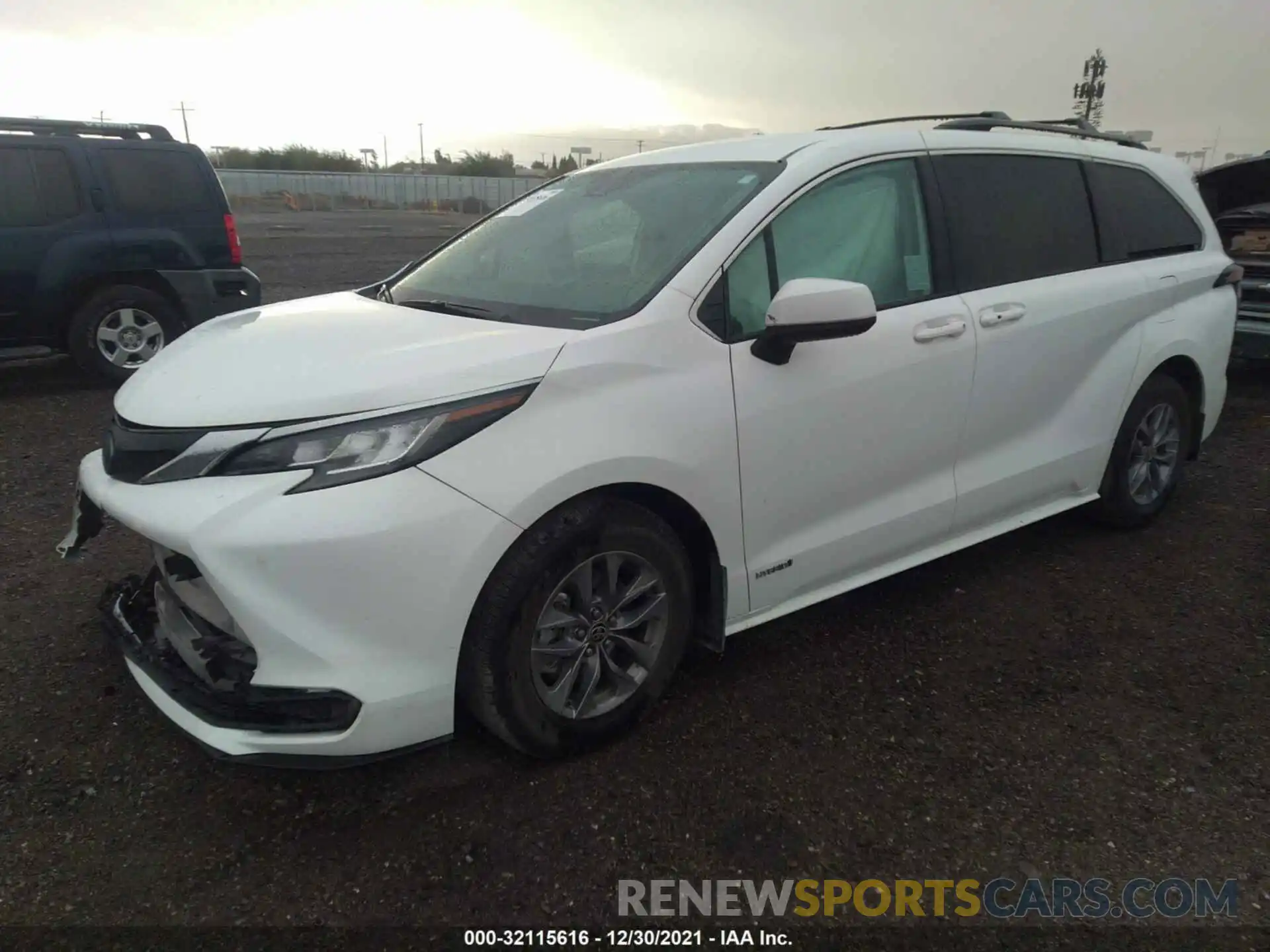 2 Фотография поврежденного автомобиля 5TDKRKEC8MS008685 TOYOTA SIENNA 2021