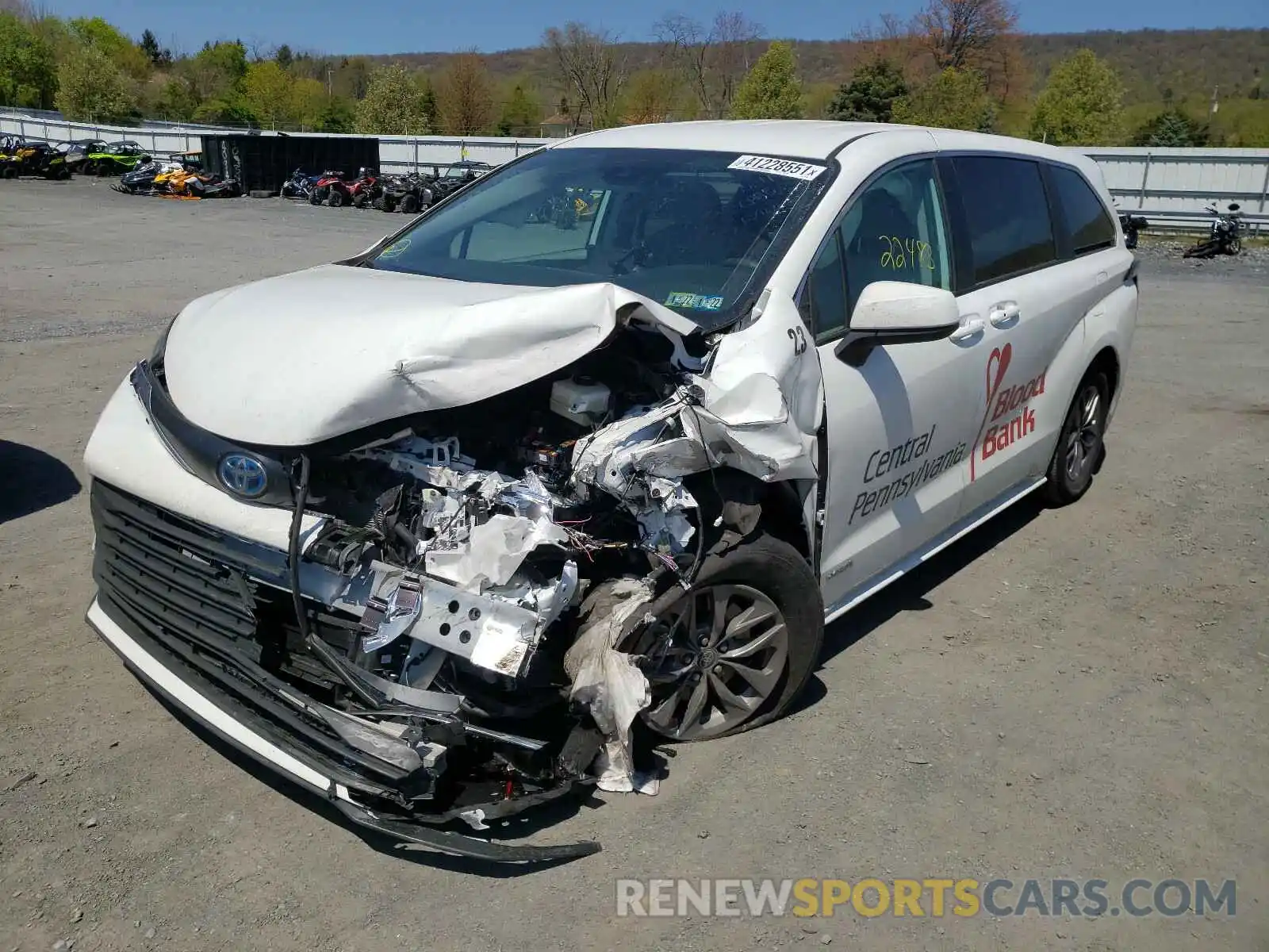 2 Photograph of a damaged car 5TDKRKEC8MS011392 TOYOTA SIENNA 2021