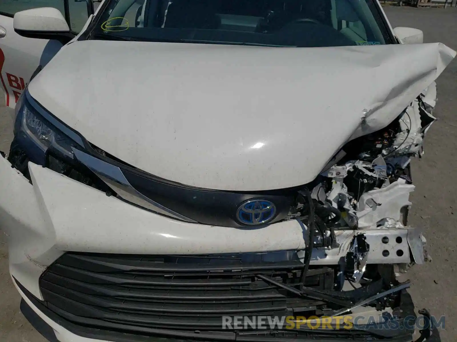 7 Photograph of a damaged car 5TDKRKEC8MS011392 TOYOTA SIENNA 2021