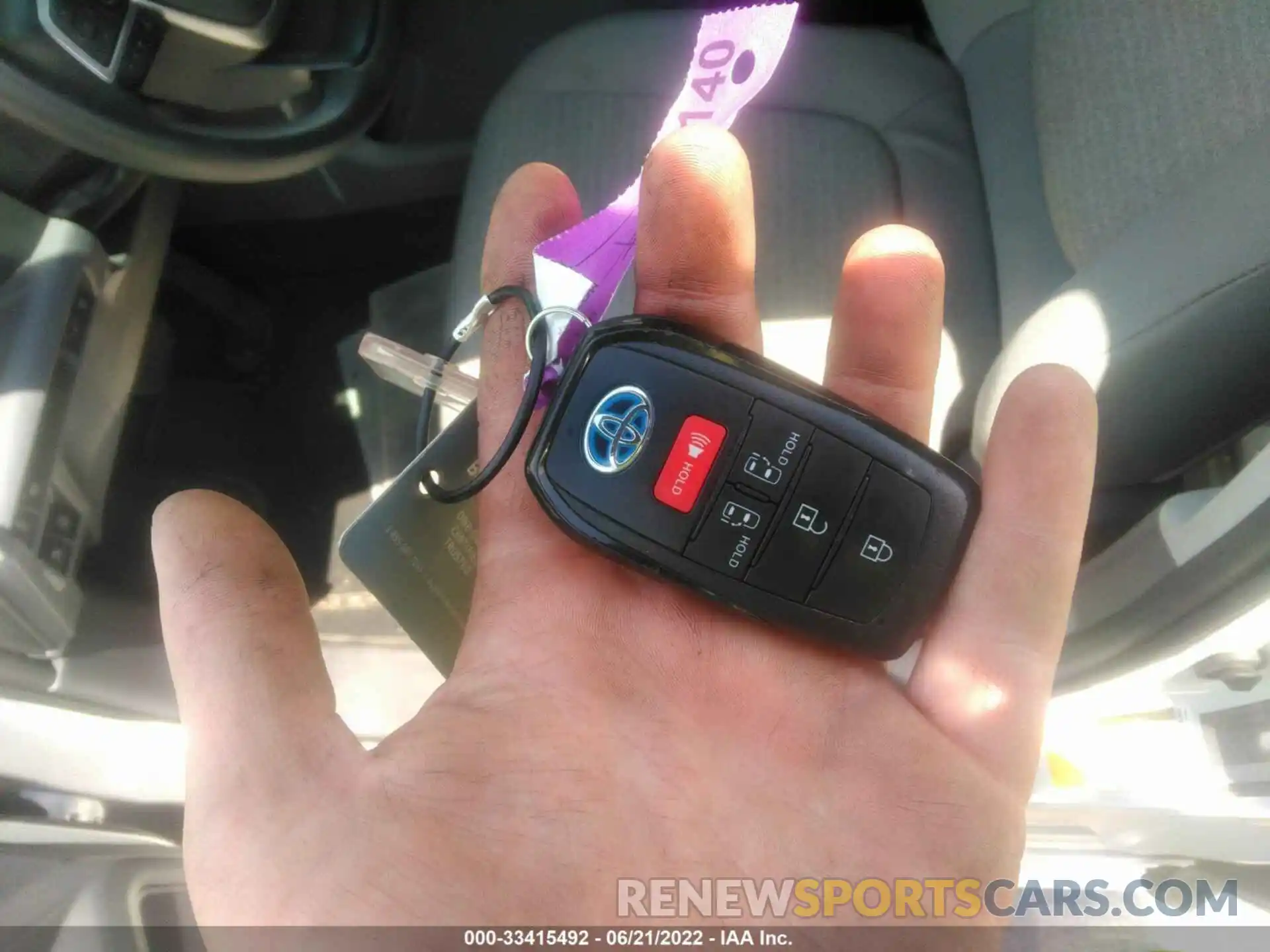 11 Photograph of a damaged car 5TDKRKEC8MS015183 TOYOTA SIENNA 2021