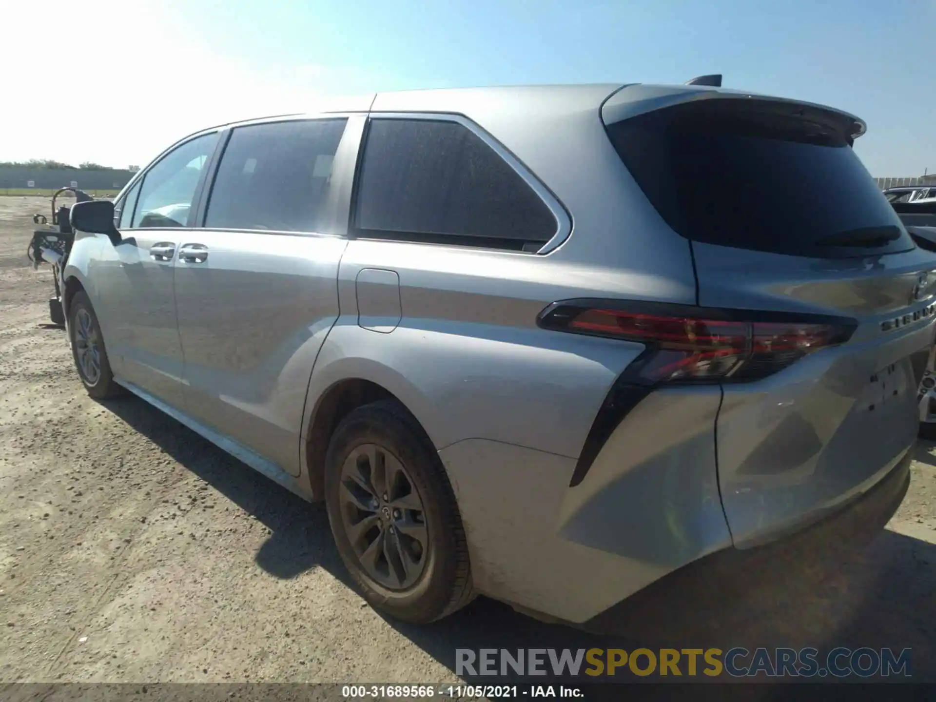 3 Photograph of a damaged car 5TDKRKEC8MS017791 TOYOTA SIENNA 2021