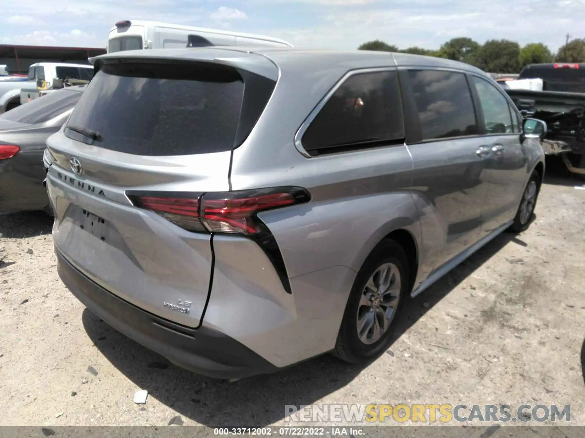 4 Photograph of a damaged car 5TDKRKEC8MS018214 TOYOTA SIENNA 2021