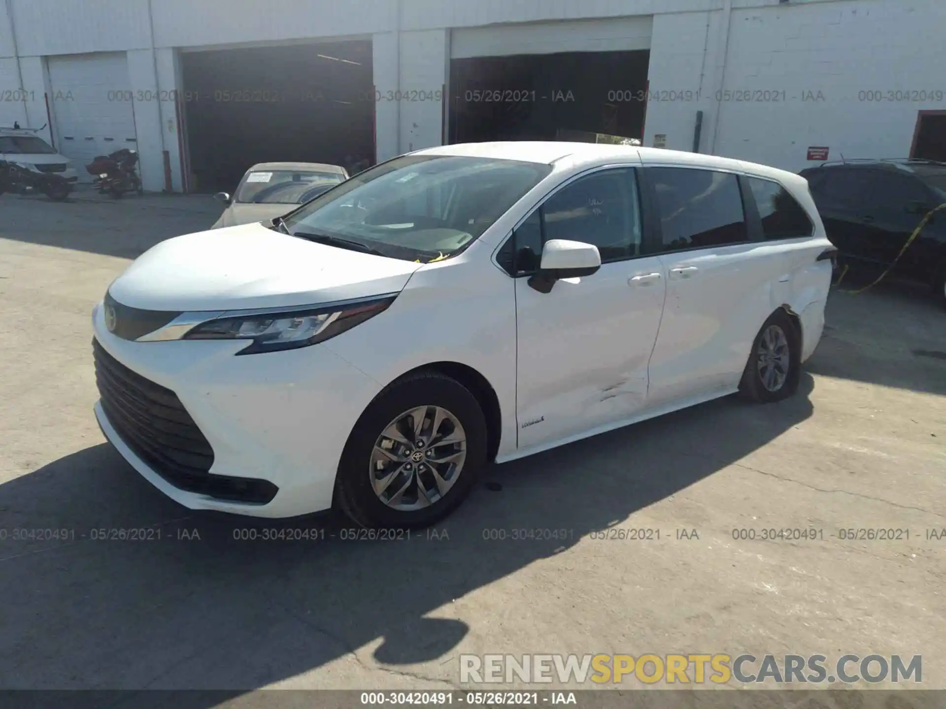 2 Фотография поврежденного автомобиля 5TDKRKEC8MS027625 TOYOTA SIENNA 2021