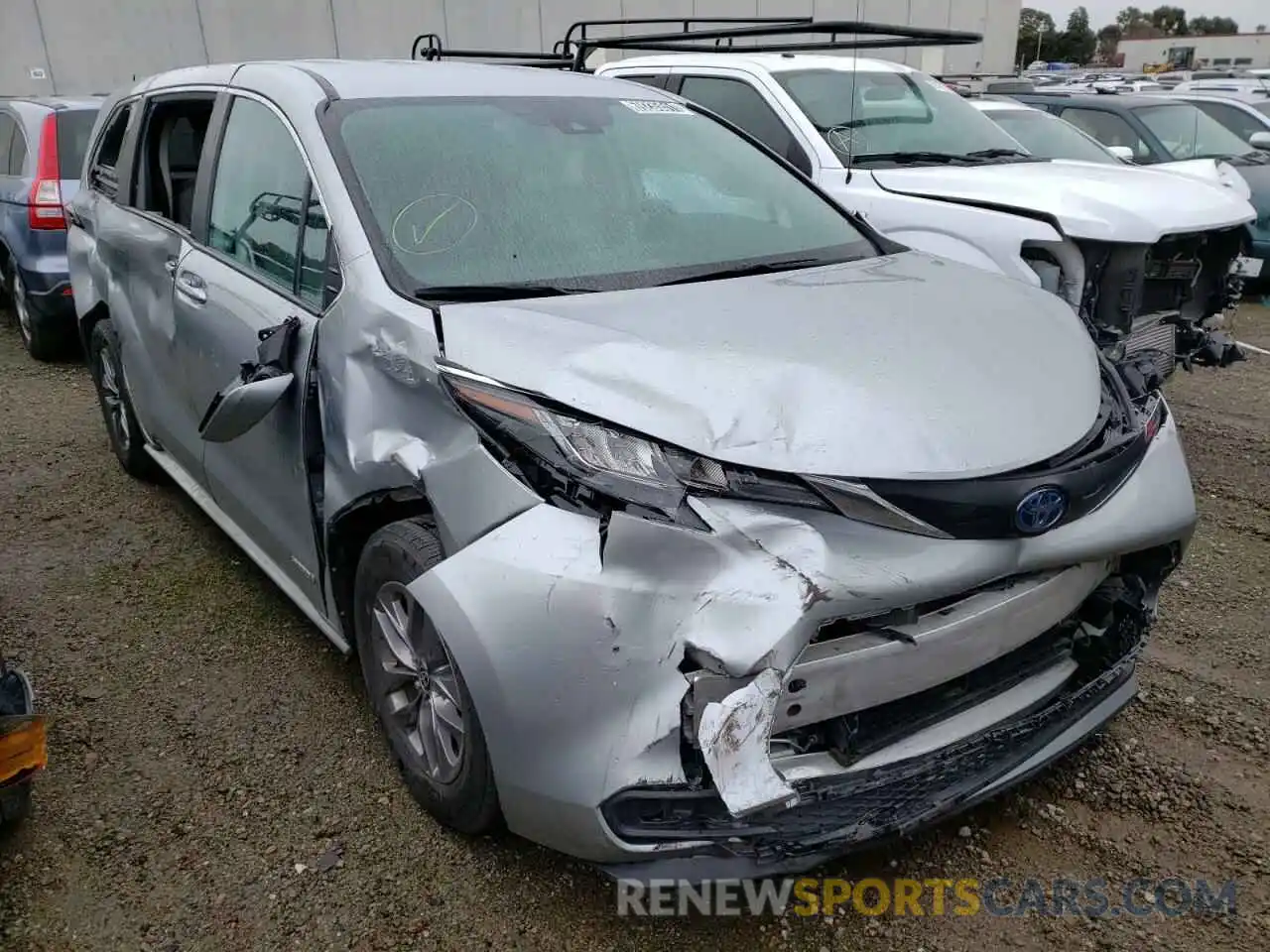 1 Photograph of a damaged car 5TDKRKEC8MS029259 TOYOTA SIENNA 2021