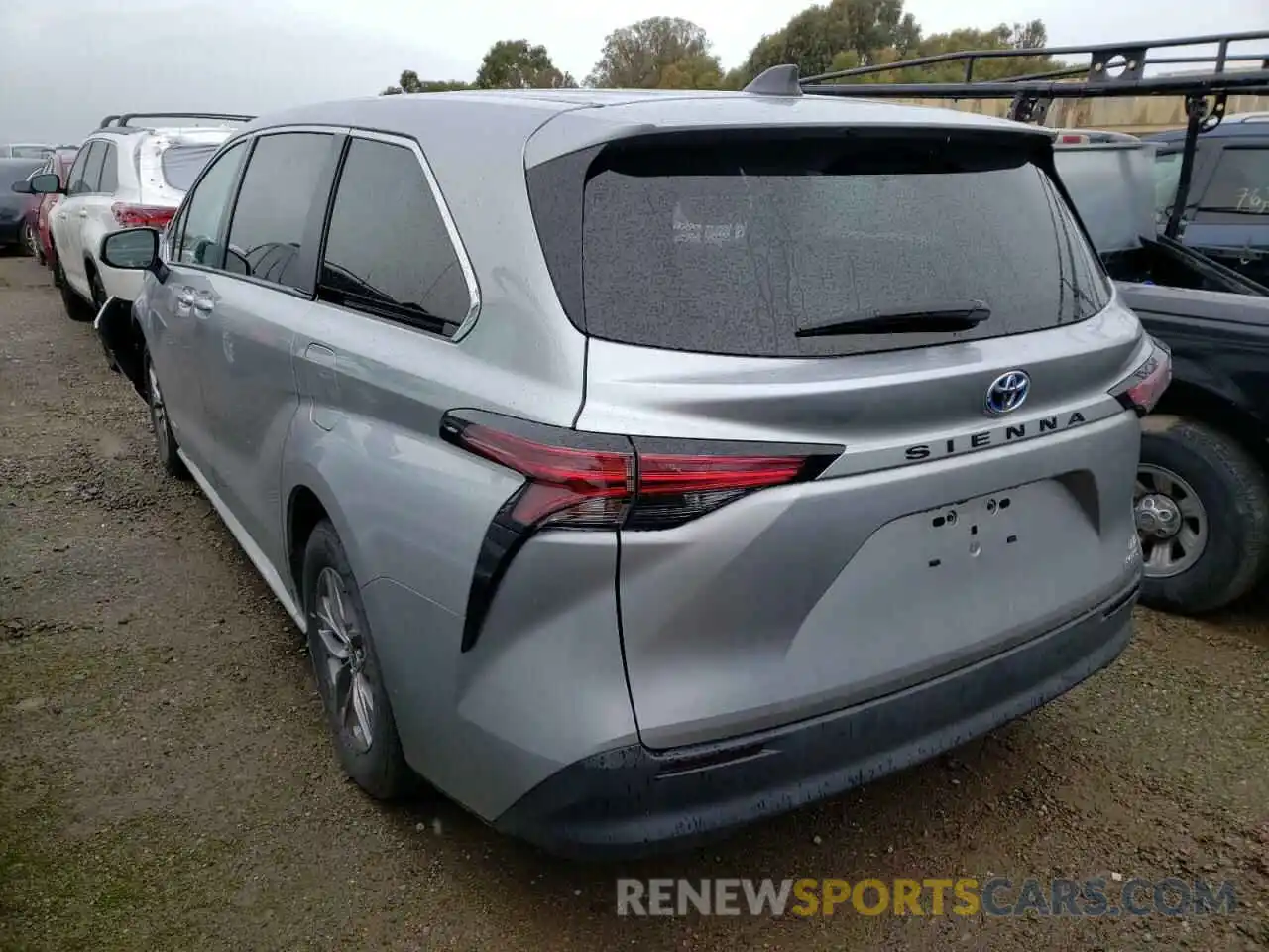 3 Photograph of a damaged car 5TDKRKEC8MS029259 TOYOTA SIENNA 2021