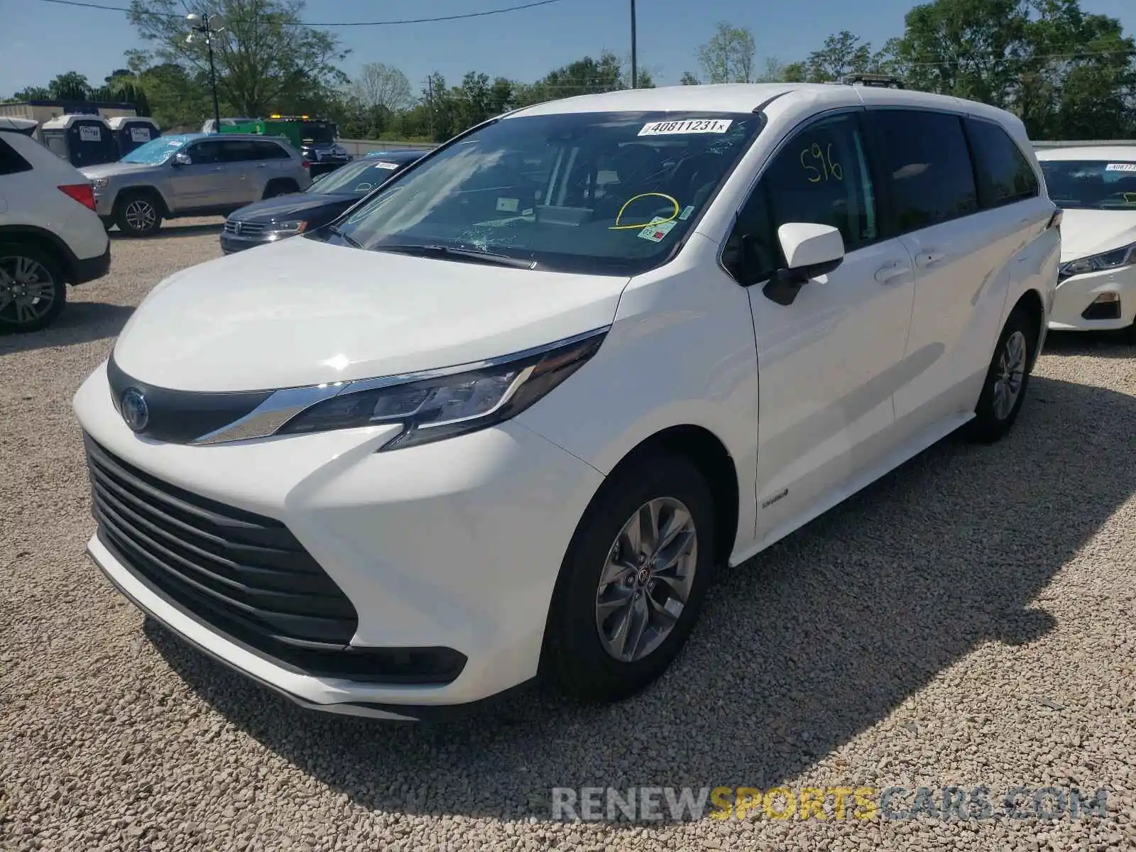 2 Photograph of a damaged car 5TDKRKEC8MS033571 TOYOTA SIENNA 2021