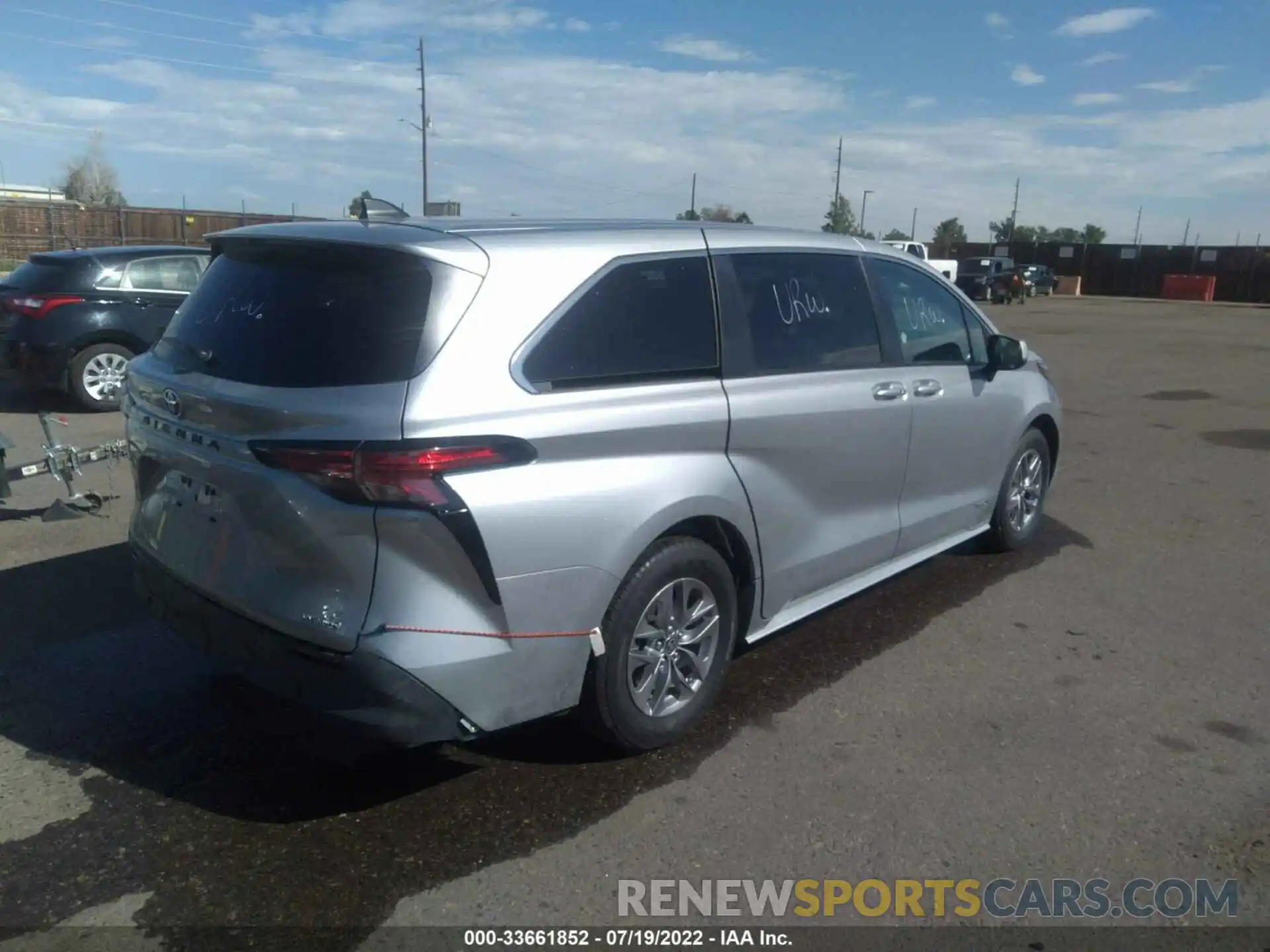 4 Фотография поврежденного автомобиля 5TDKRKEC8MS035627 TOYOTA SIENNA 2021