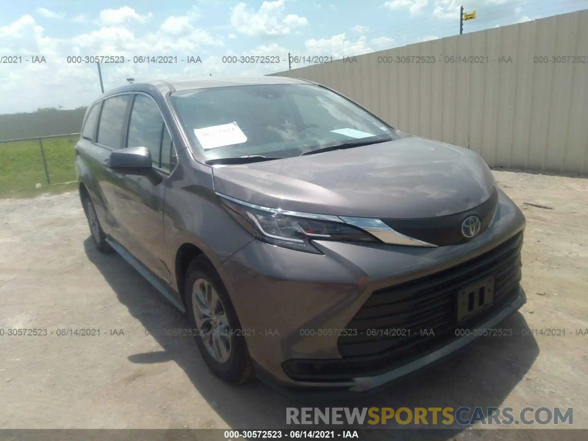 1 Фотография поврежденного автомобиля 5TDKRKEC8MS035871 TOYOTA SIENNA 2021