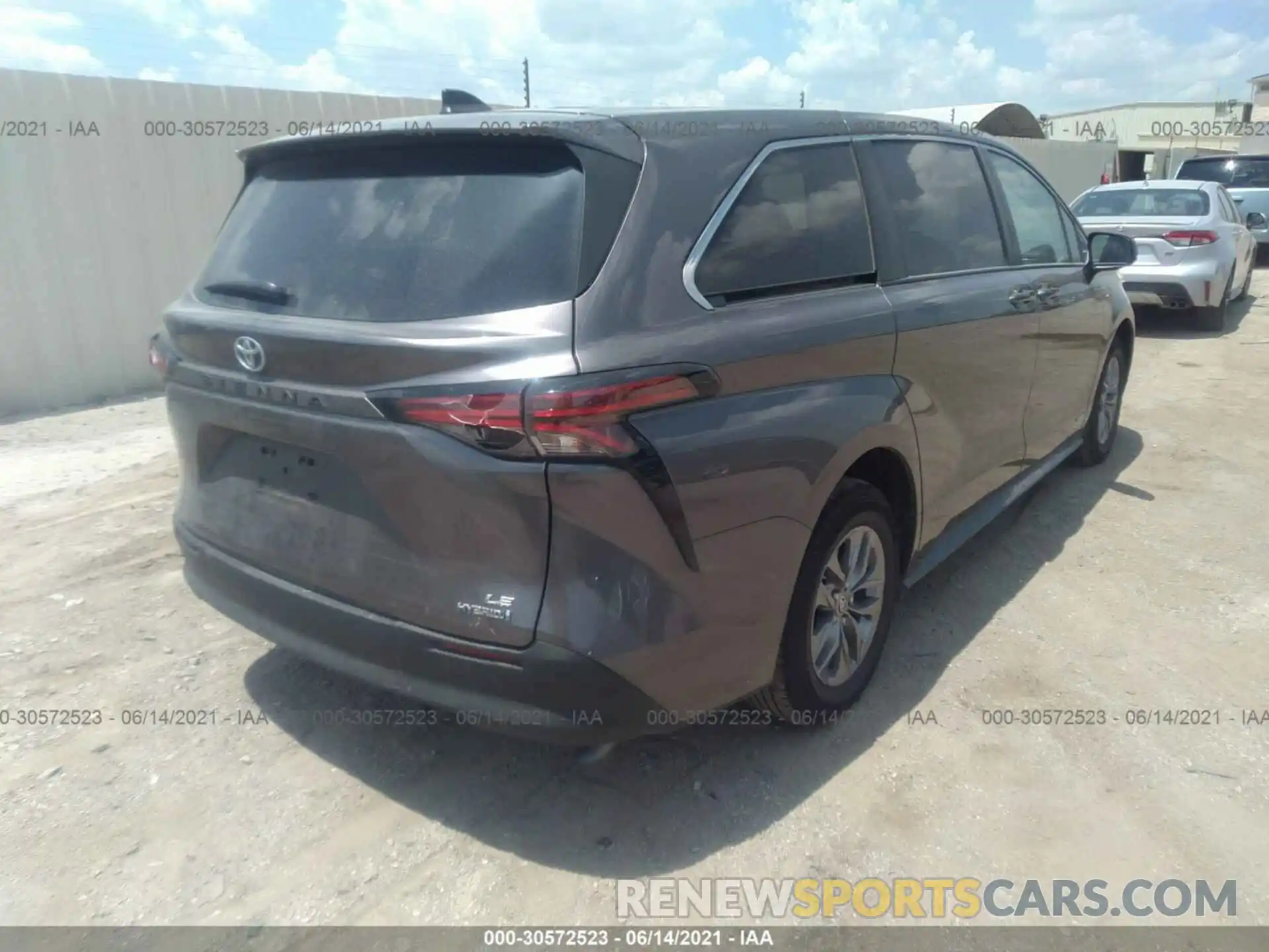 4 Фотография поврежденного автомобиля 5TDKRKEC8MS035871 TOYOTA SIENNA 2021