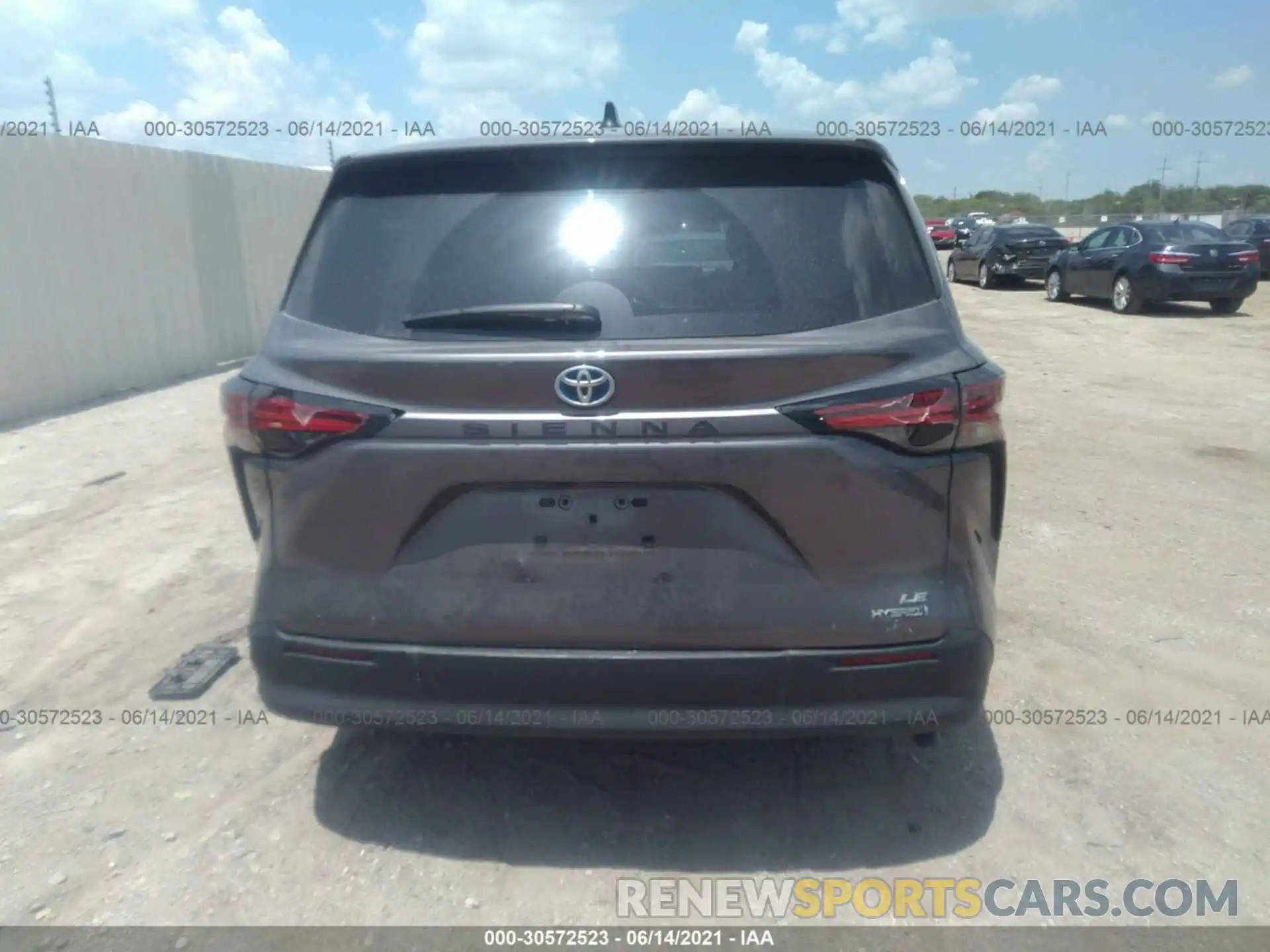 6 Photograph of a damaged car 5TDKRKEC8MS035871 TOYOTA SIENNA 2021