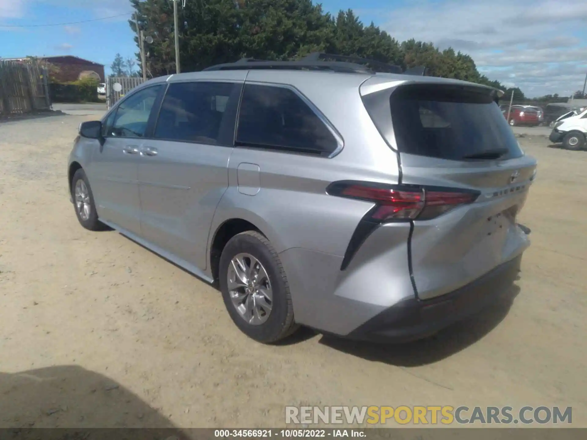 3 Photograph of a damaged car 5TDKRKEC8MS038401 TOYOTA SIENNA 2021