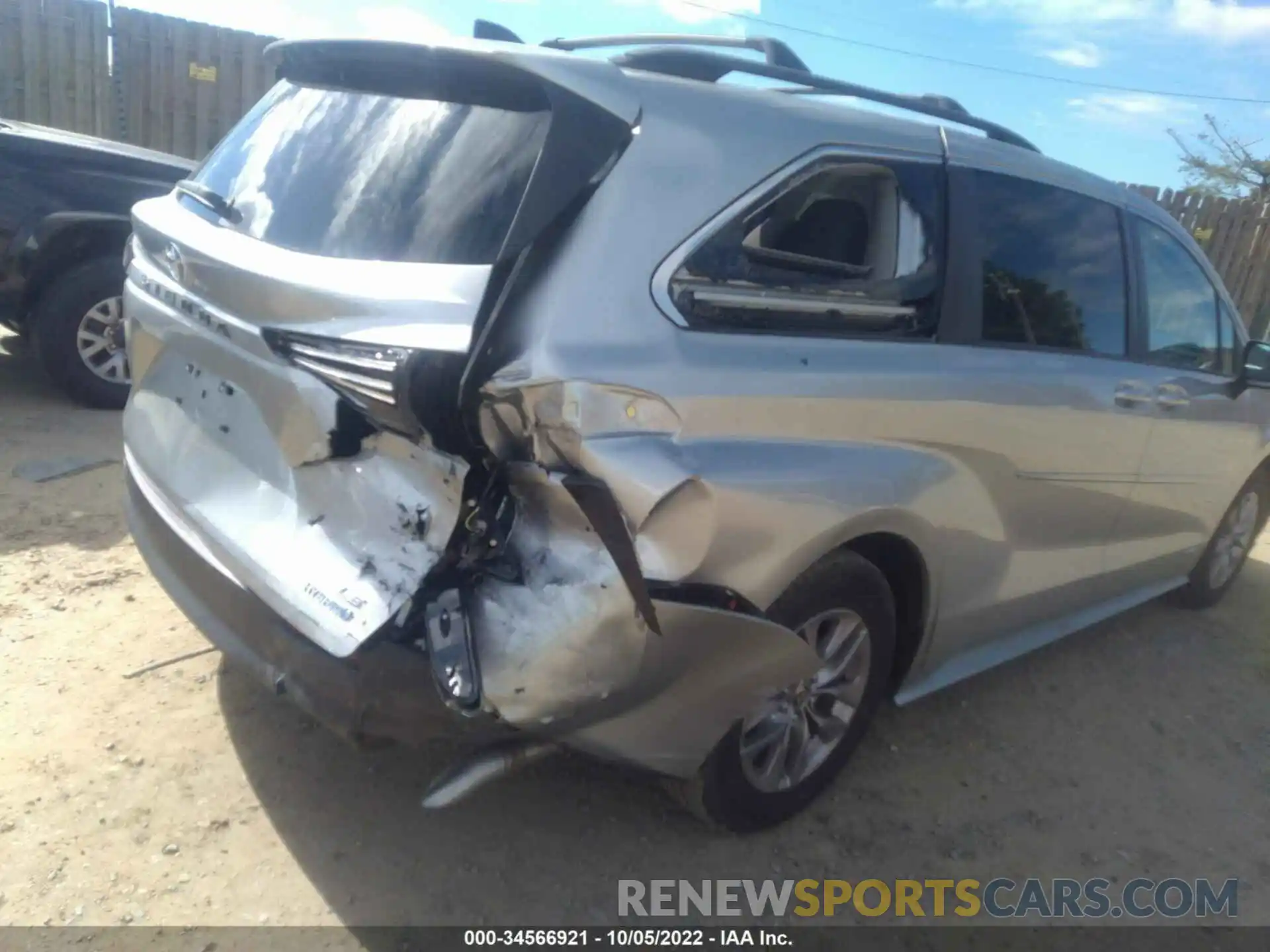 6 Photograph of a damaged car 5TDKRKEC8MS038401 TOYOTA SIENNA 2021