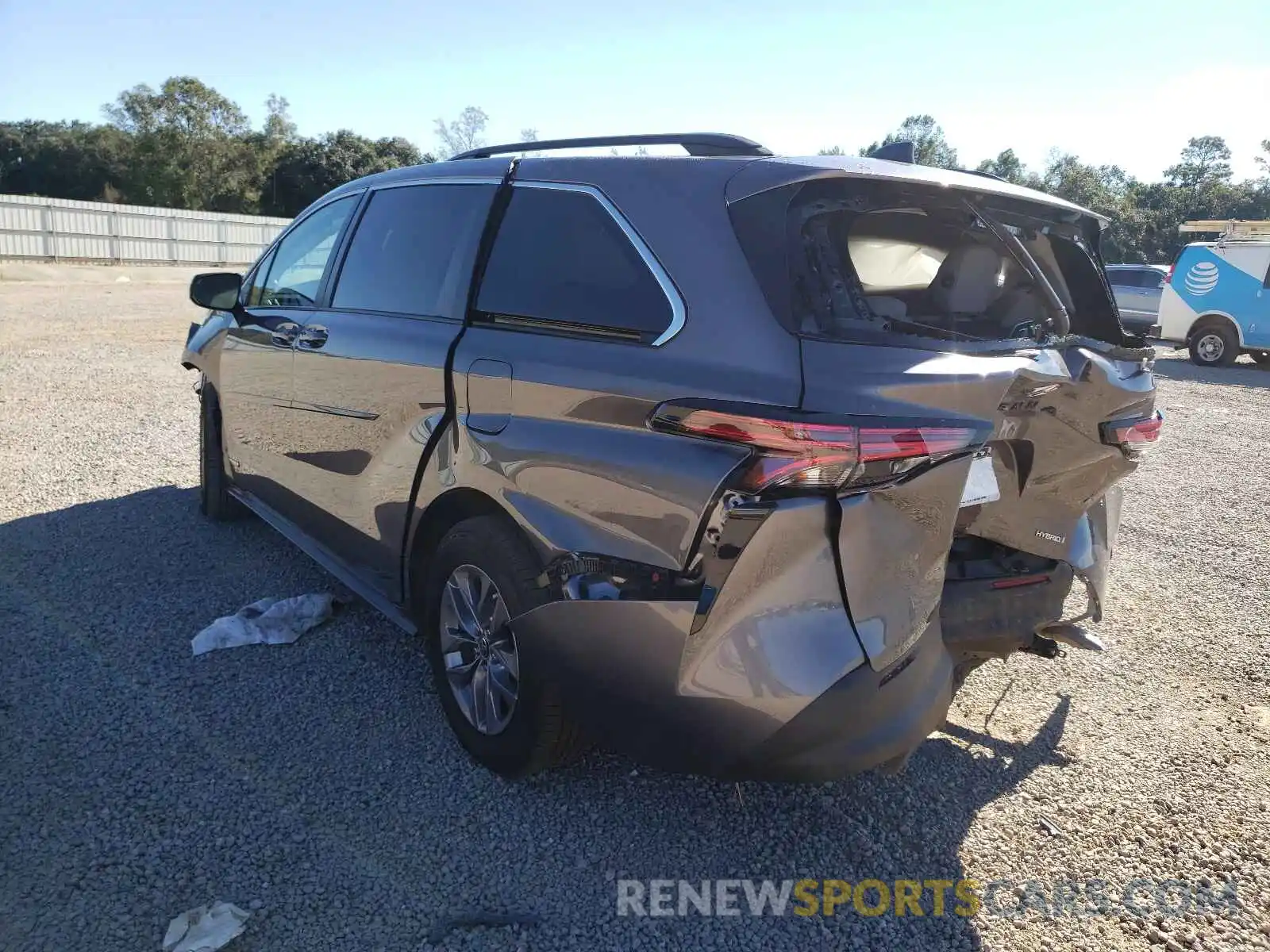 3 Photograph of a damaged car 5TDKRKEC8MS039127 TOYOTA SIENNA 2021