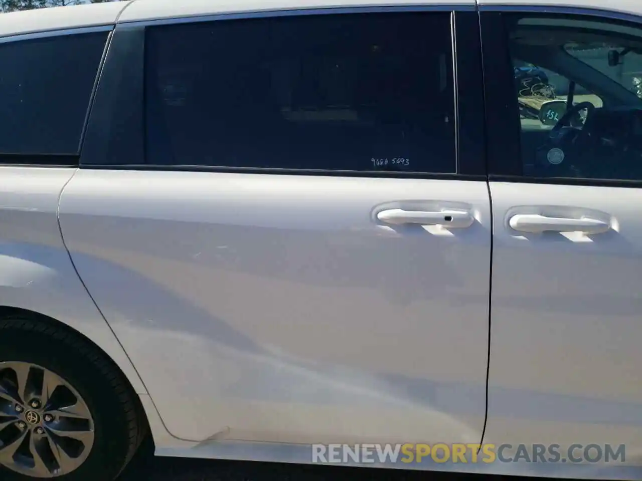 6 Photograph of a damaged car 5TDKRKEC8MS039256 TOYOTA SIENNA 2021