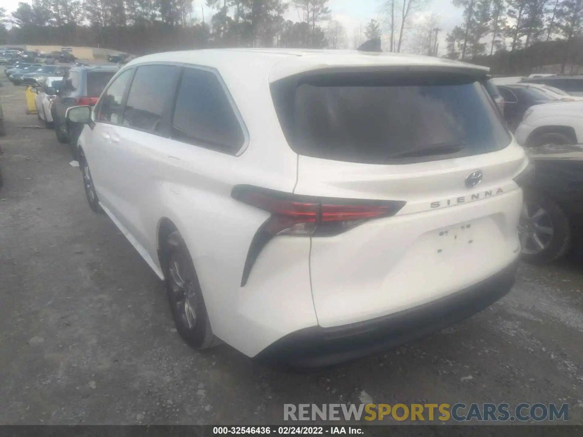 3 Photograph of a damaged car 5TDKRKEC8MS042190 TOYOTA SIENNA 2021