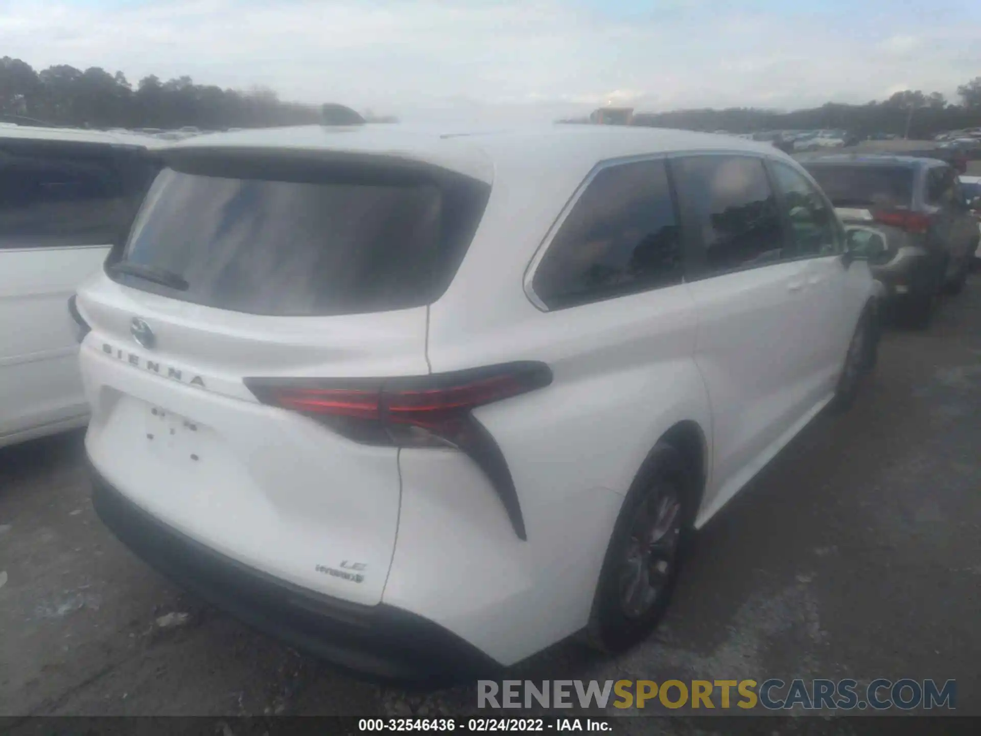 4 Photograph of a damaged car 5TDKRKEC8MS042190 TOYOTA SIENNA 2021