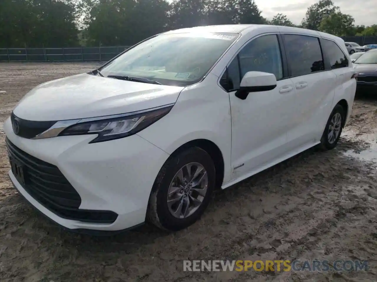 2 Photograph of a damaged car 5TDKRKEC8MS044795 TOYOTA SIENNA 2021