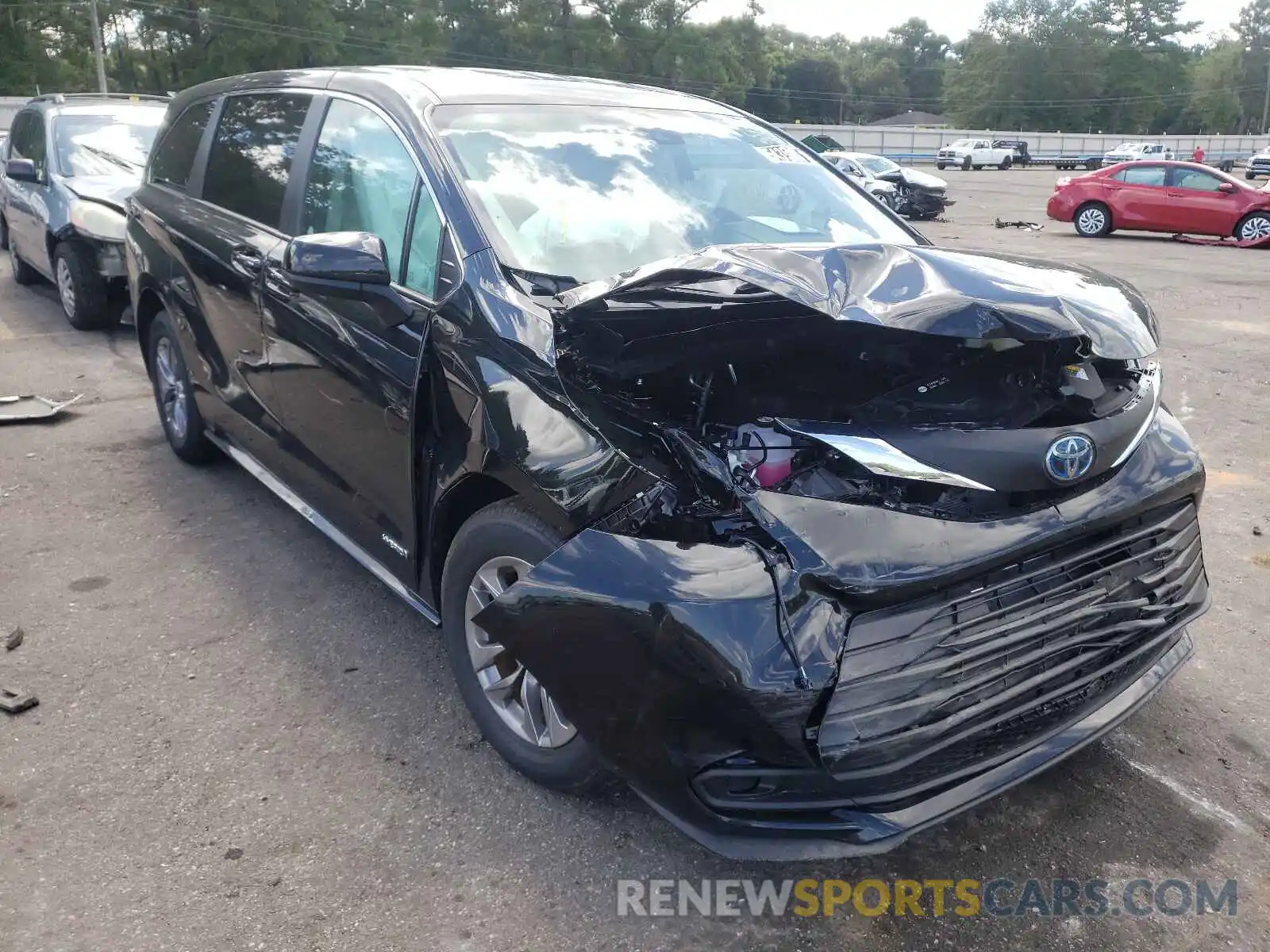 1 Photograph of a damaged car 5TDKRKEC8MS048975 TOYOTA SIENNA 2021