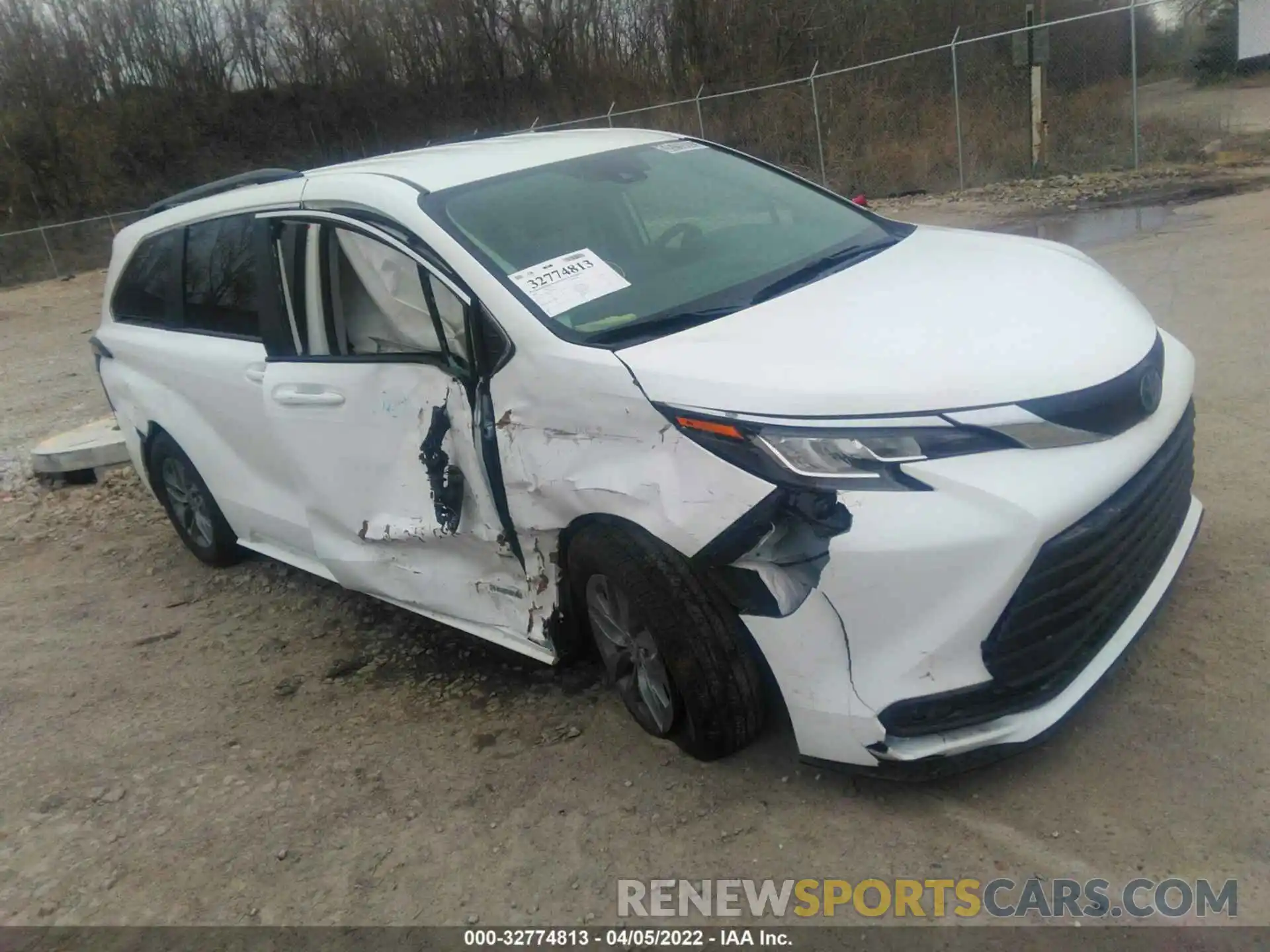 1 Photograph of a damaged car 5TDKRKEC8MS054405 TOYOTA SIENNA 2021