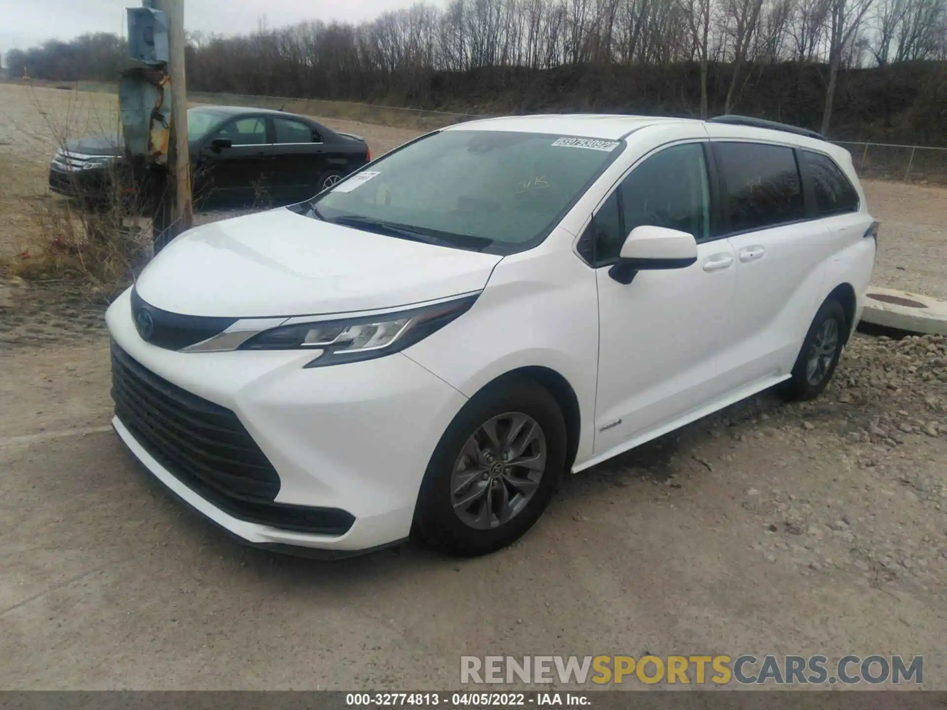 2 Photograph of a damaged car 5TDKRKEC8MS054405 TOYOTA SIENNA 2021