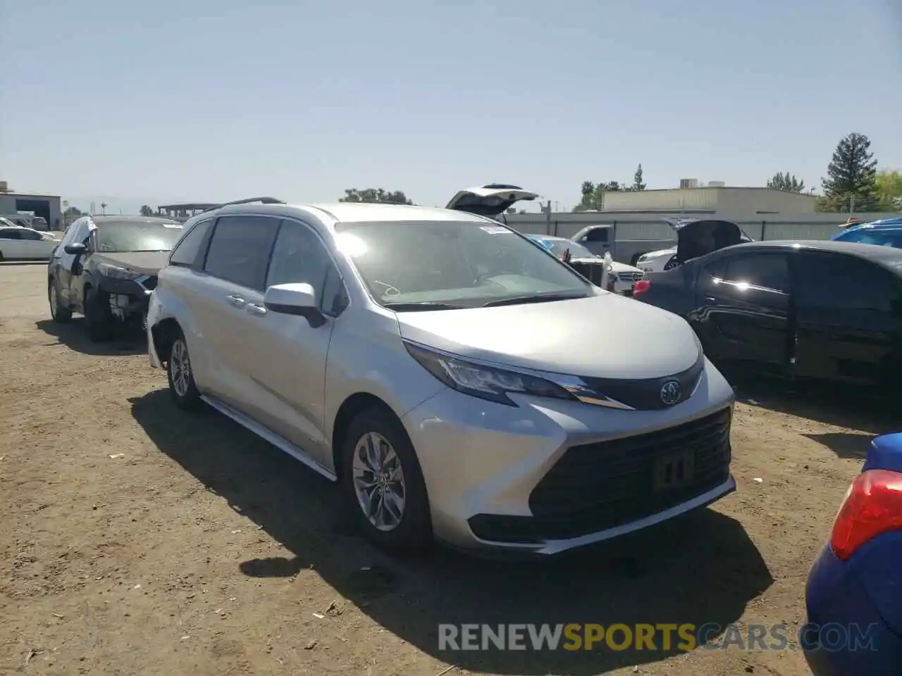 1 Photograph of a damaged car 5TDKRKEC9MS002734 TOYOTA SIENNA 2021