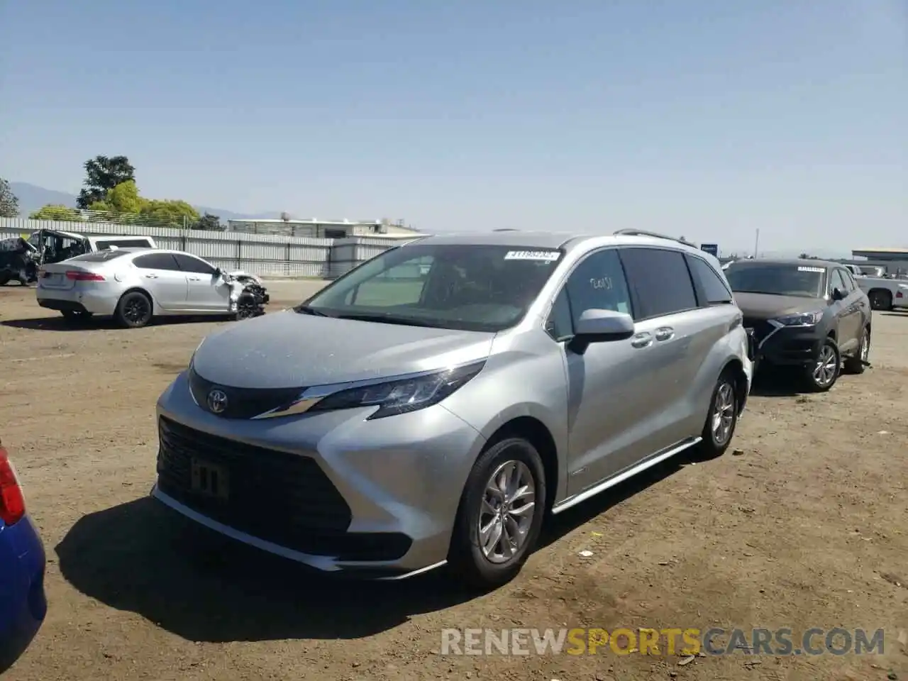 2 Photograph of a damaged car 5TDKRKEC9MS002734 TOYOTA SIENNA 2021