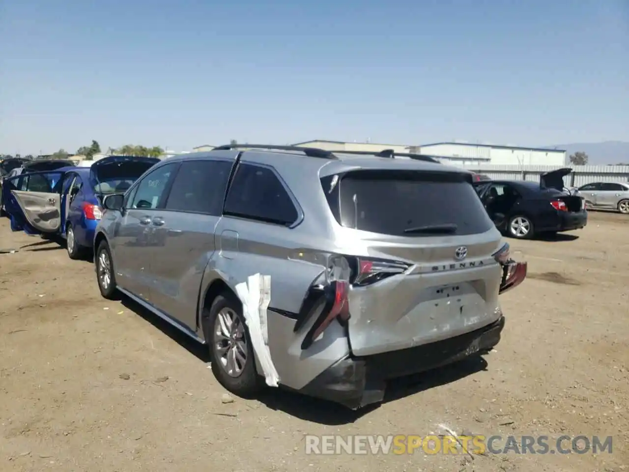 3 Фотография поврежденного автомобиля 5TDKRKEC9MS002734 TOYOTA SIENNA 2021