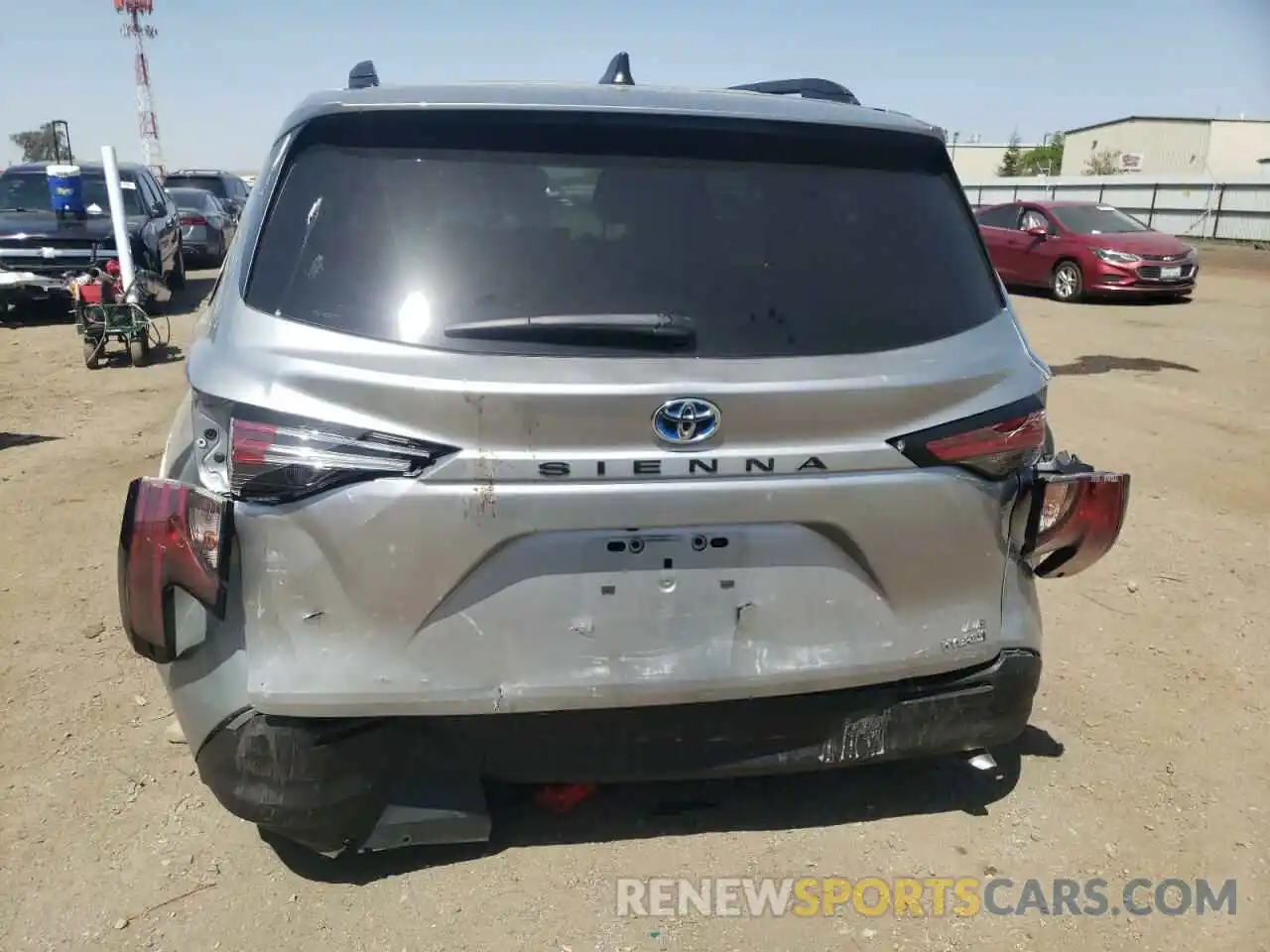 9 Photograph of a damaged car 5TDKRKEC9MS002734 TOYOTA SIENNA 2021