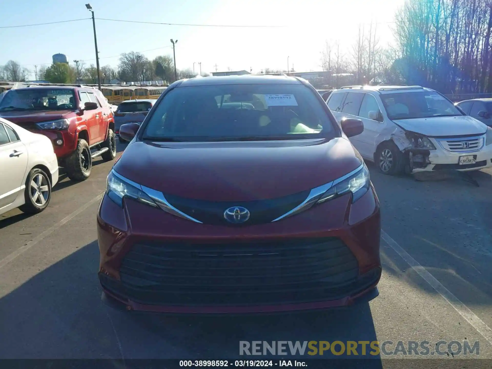 13 Photograph of a damaged car 5TDKRKEC9MS006329 TOYOTA SIENNA 2021