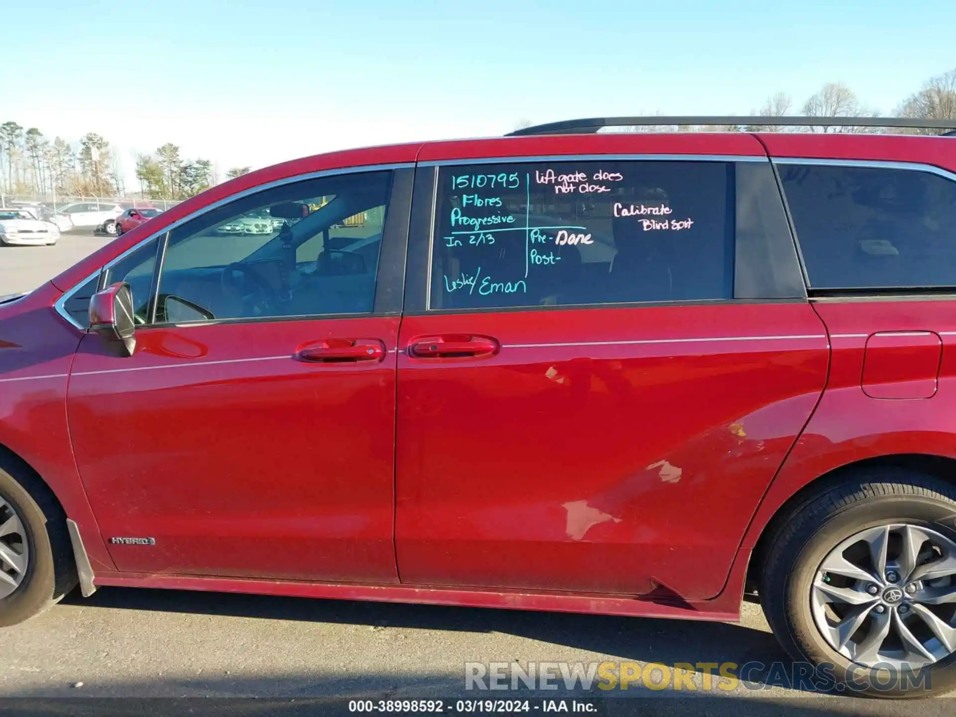 15 Photograph of a damaged car 5TDKRKEC9MS006329 TOYOTA SIENNA 2021